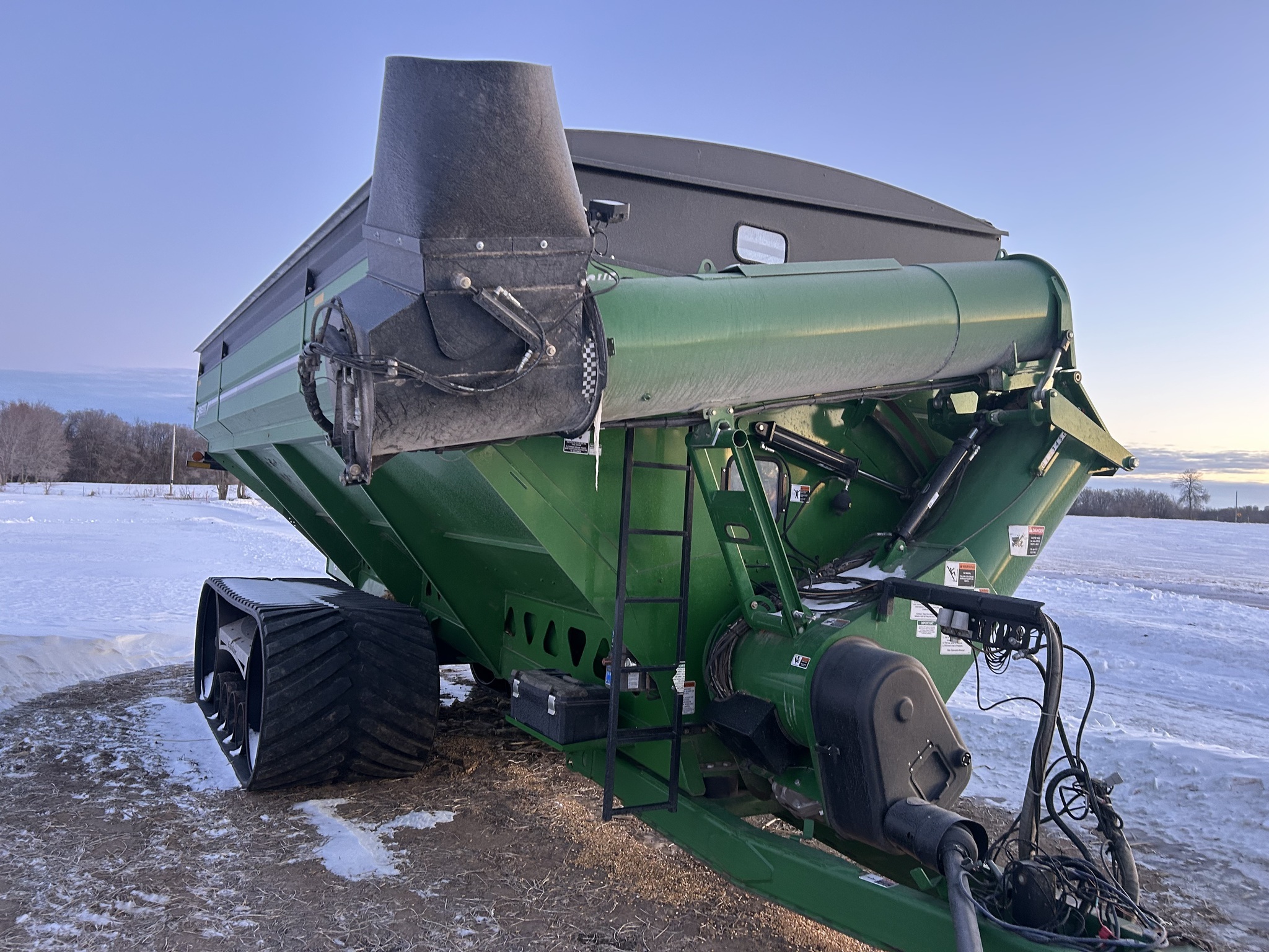 2020 Brent 1596 Grain Cart