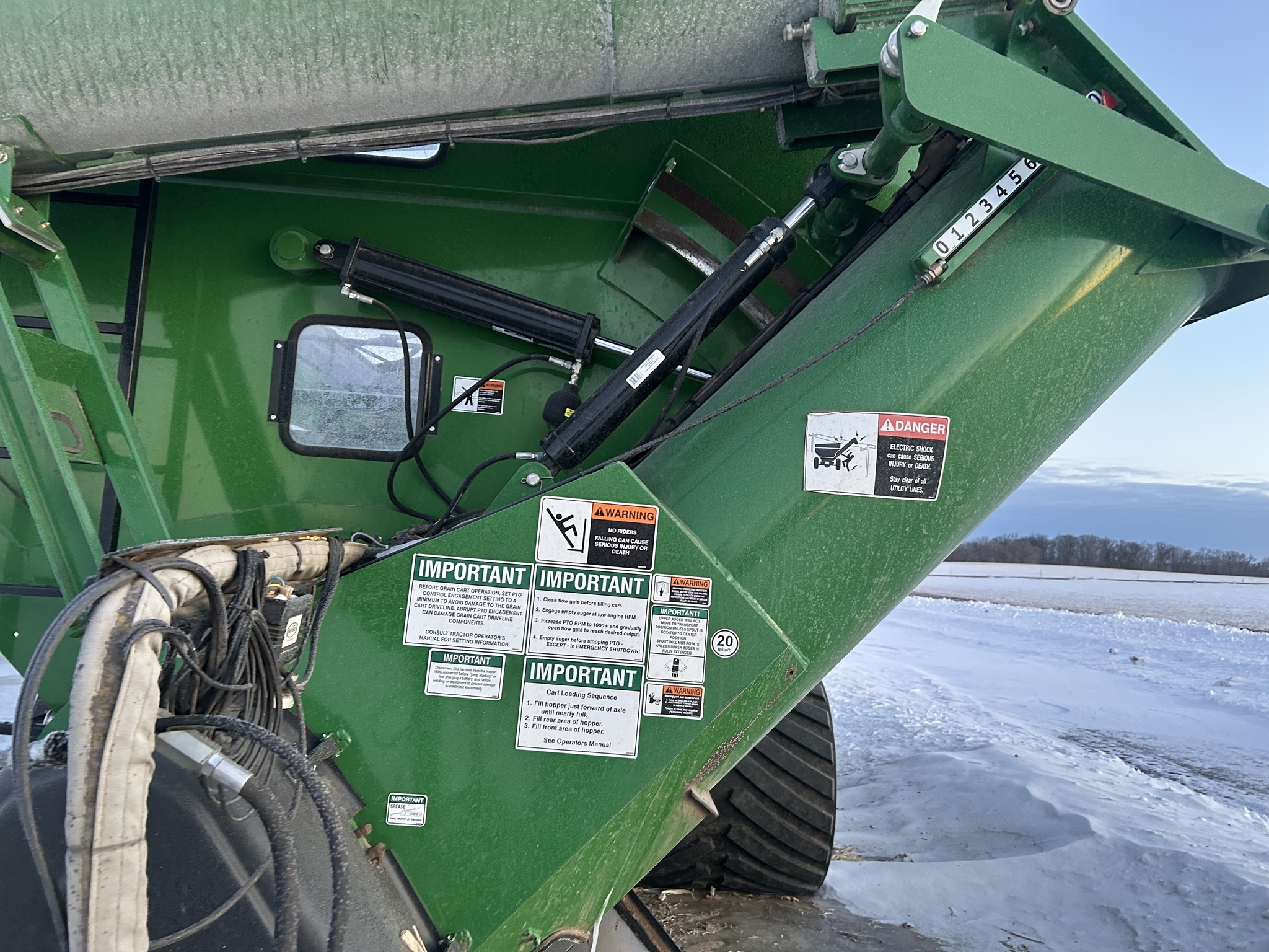 2020 Brent 1596 Grain Cart