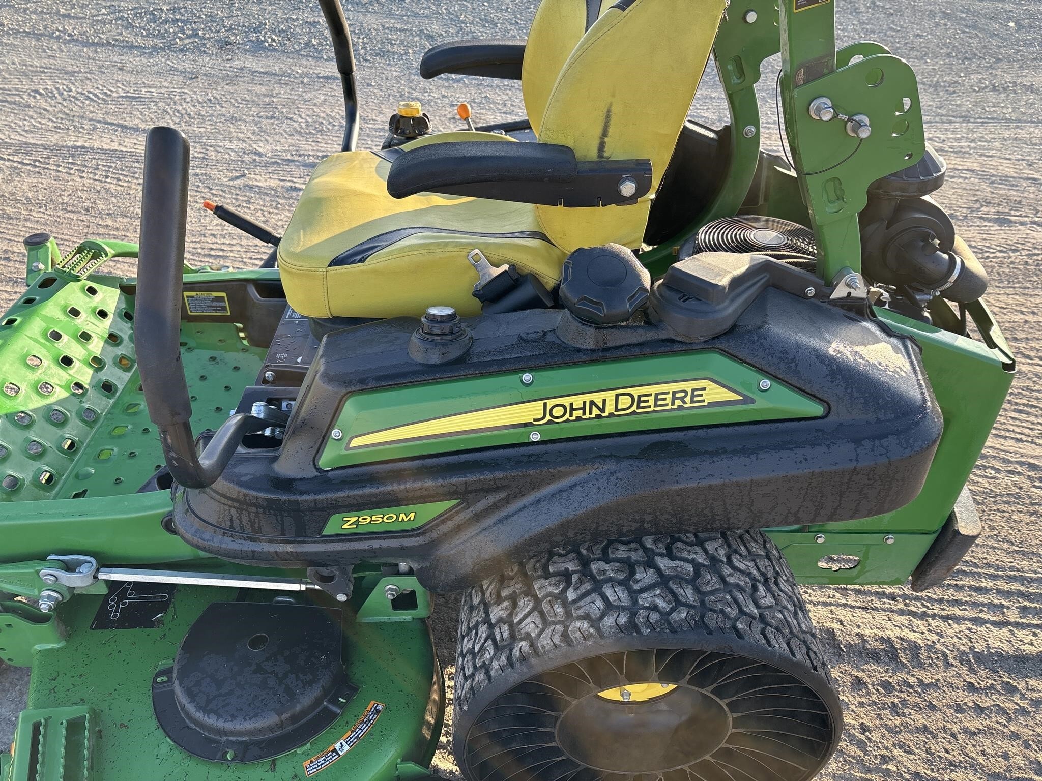 2021 John Deere Z950M Lawn Mower