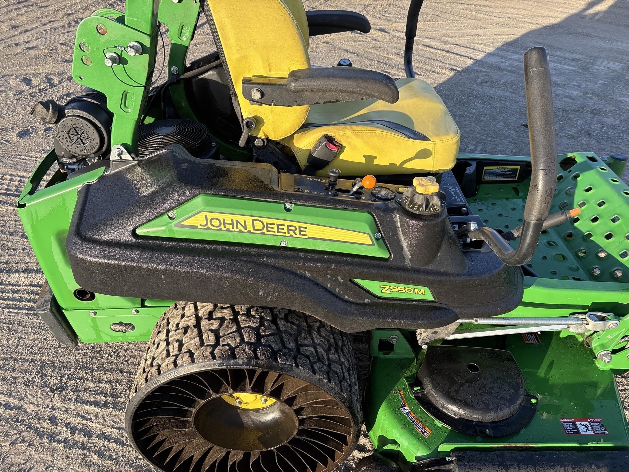 2021 John Deere Z950M Lawn Mower