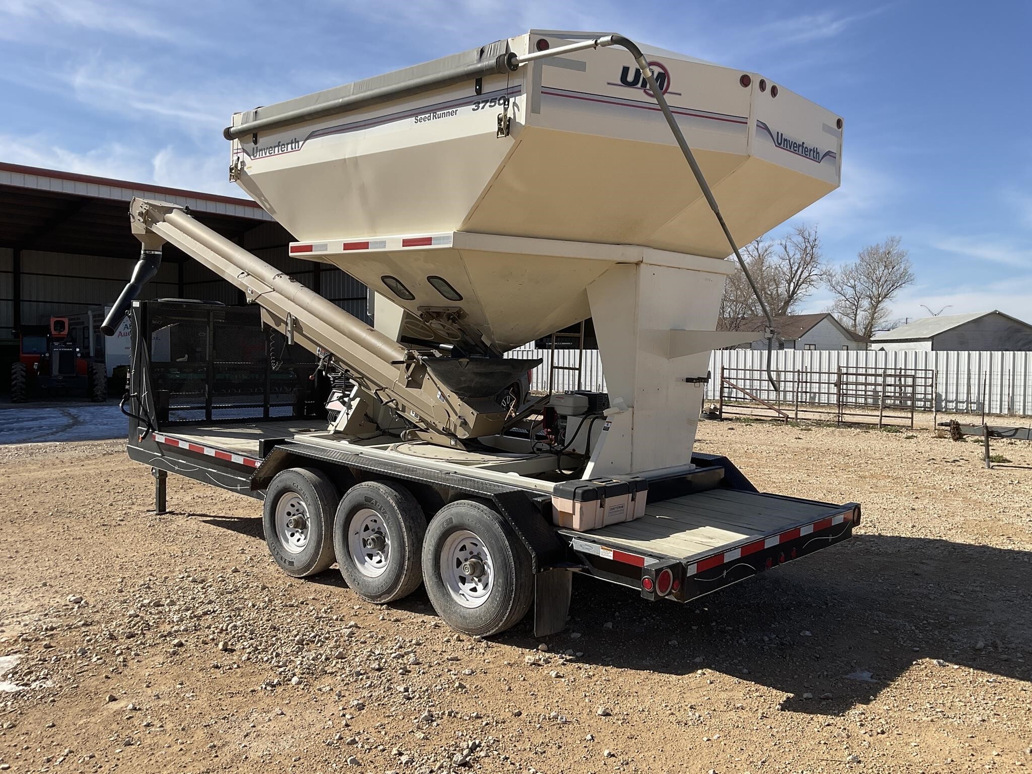  Unverferth 3750 Seed Tender