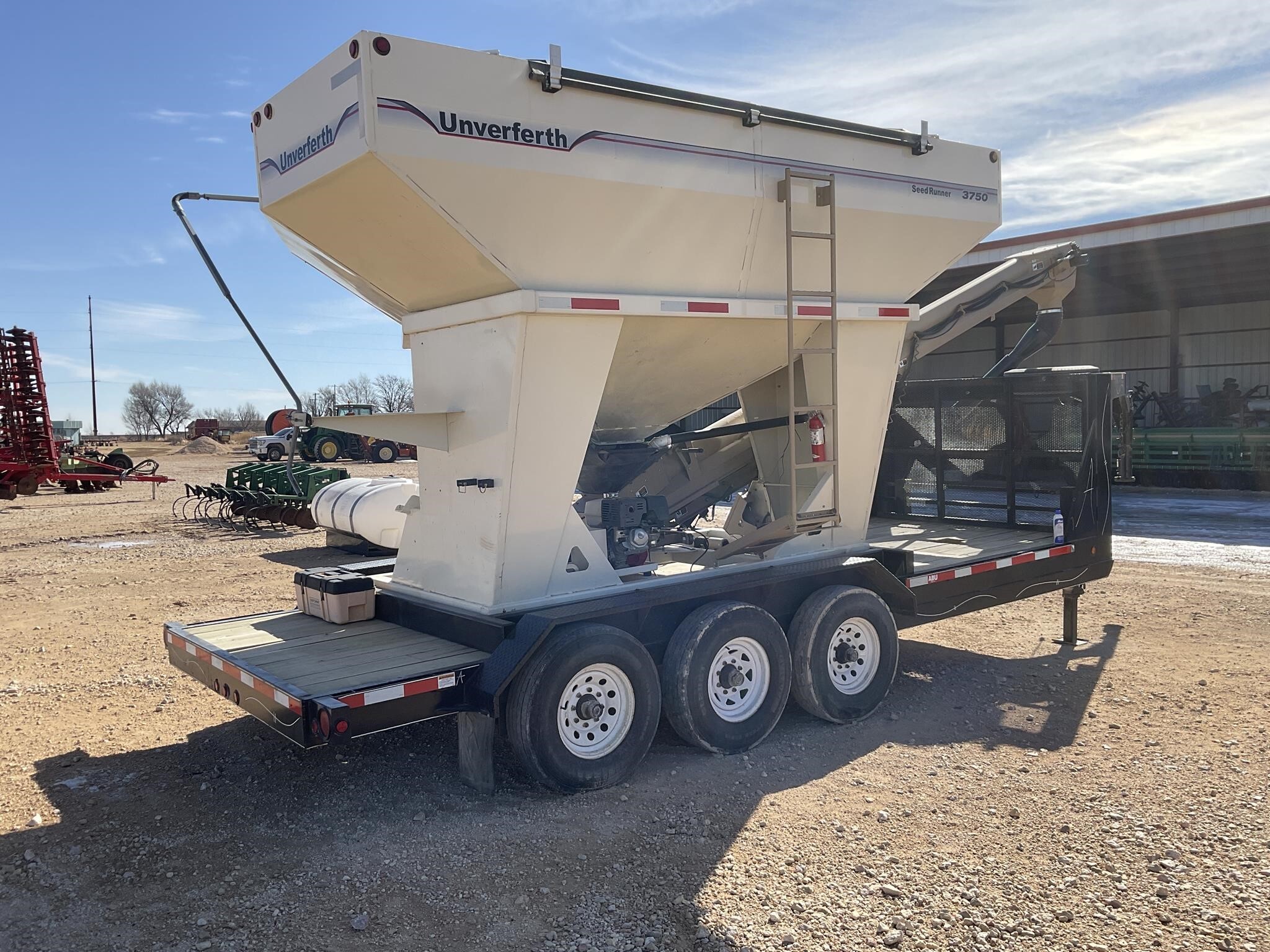  Unverferth 3750 Seed Tender