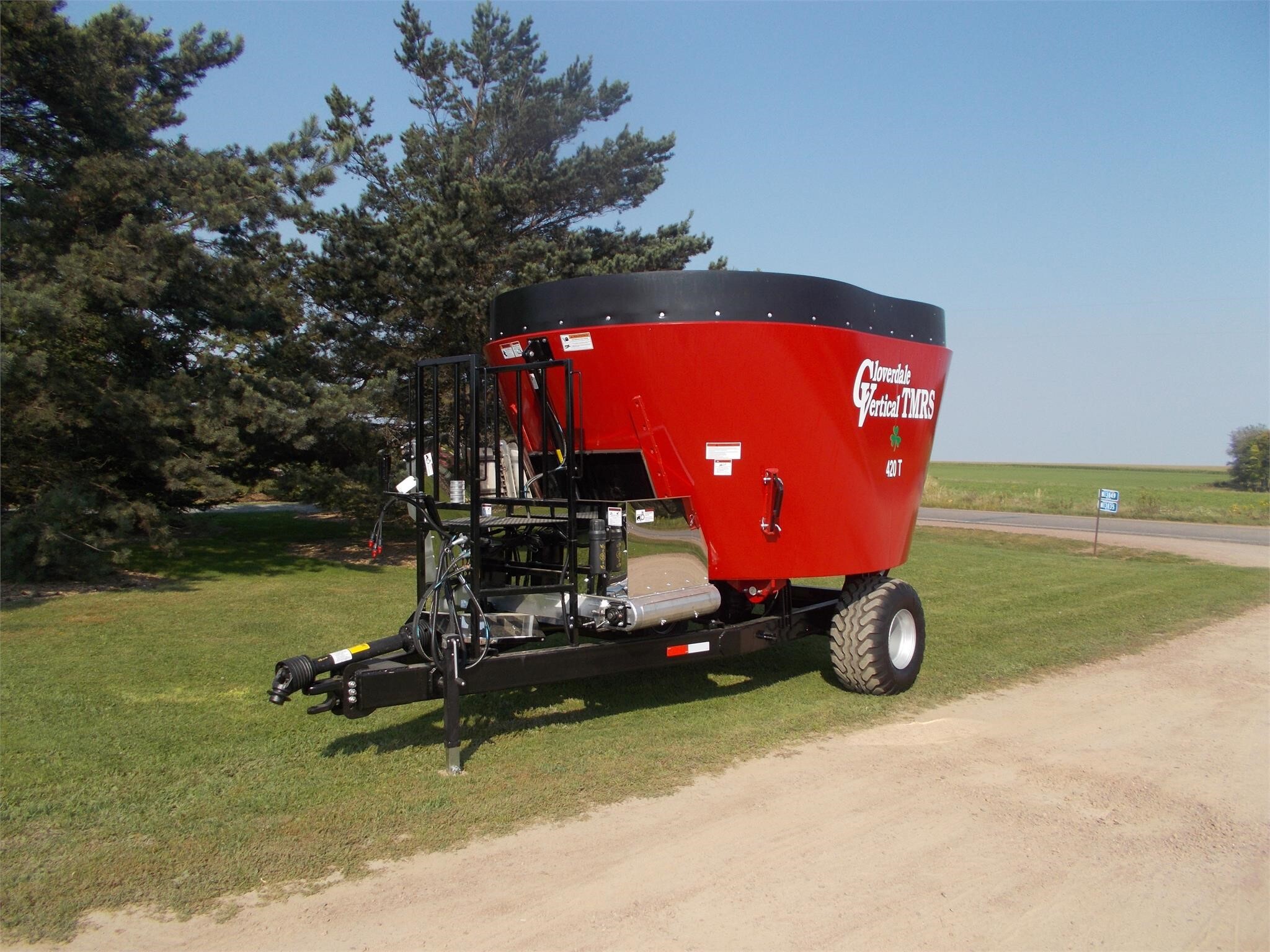 2023 Cloverdale 420T Grinders and Mixer