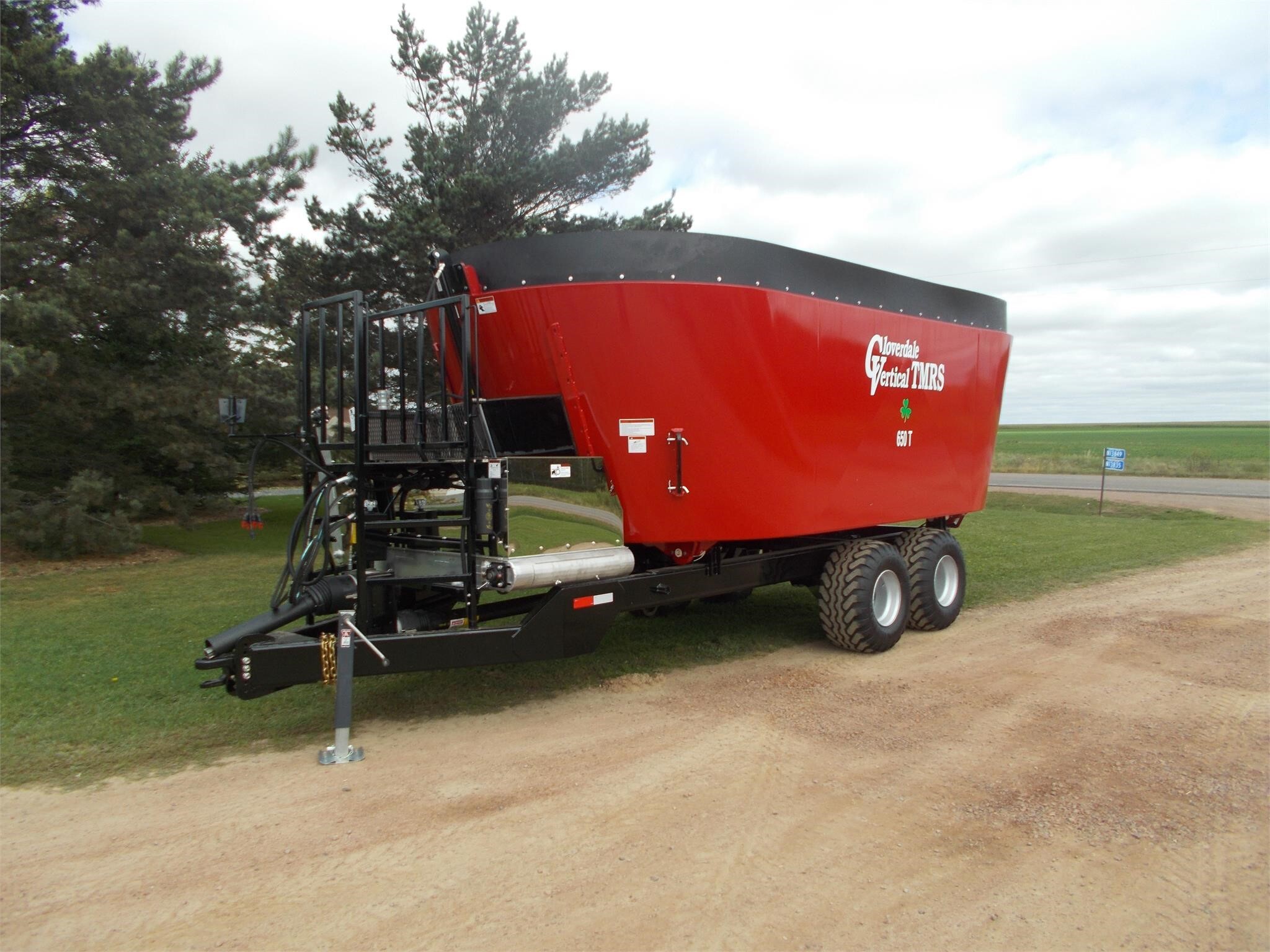 2023 Cloverdale 650T Grinders and Mixer