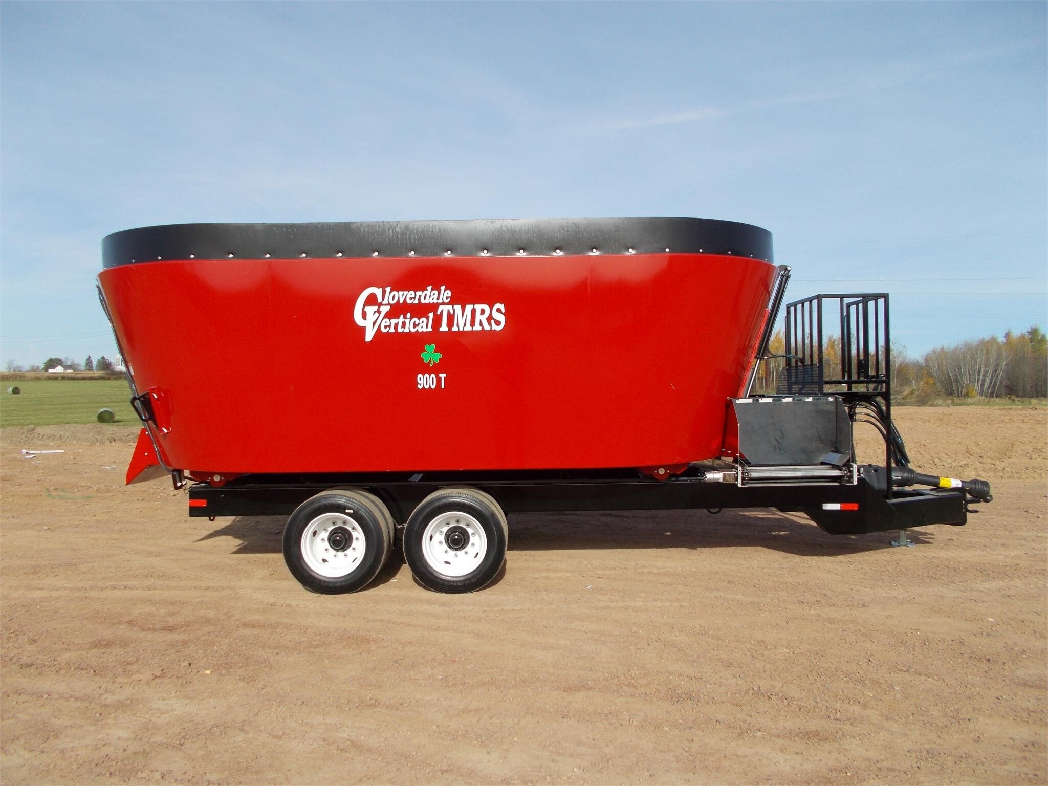 2023 Cloverdale 900T Feed Wagon