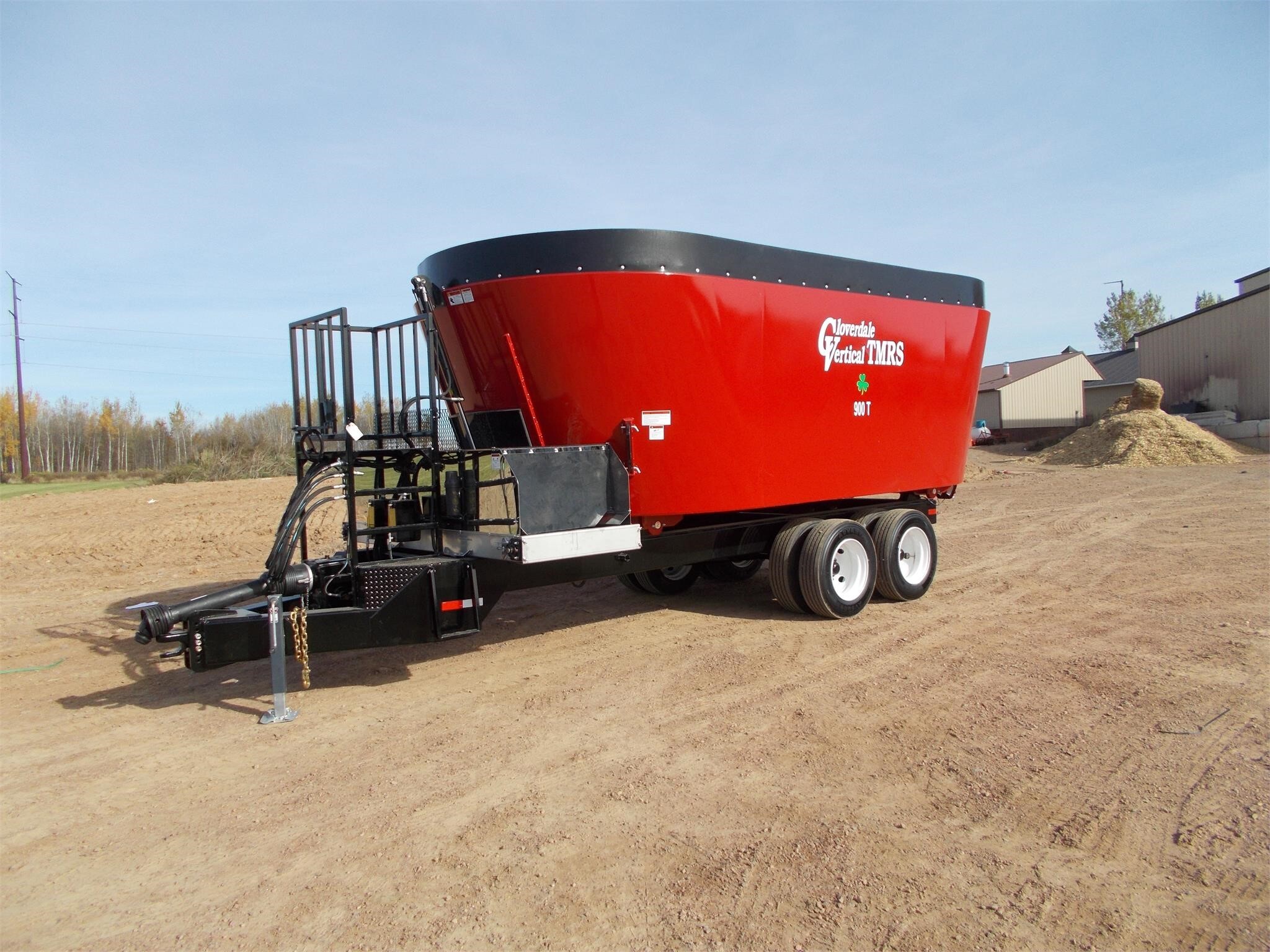 2023 Cloverdale 900T Feed Wagon