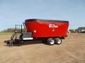 2023 Cloverdale 900T Feed Wagon