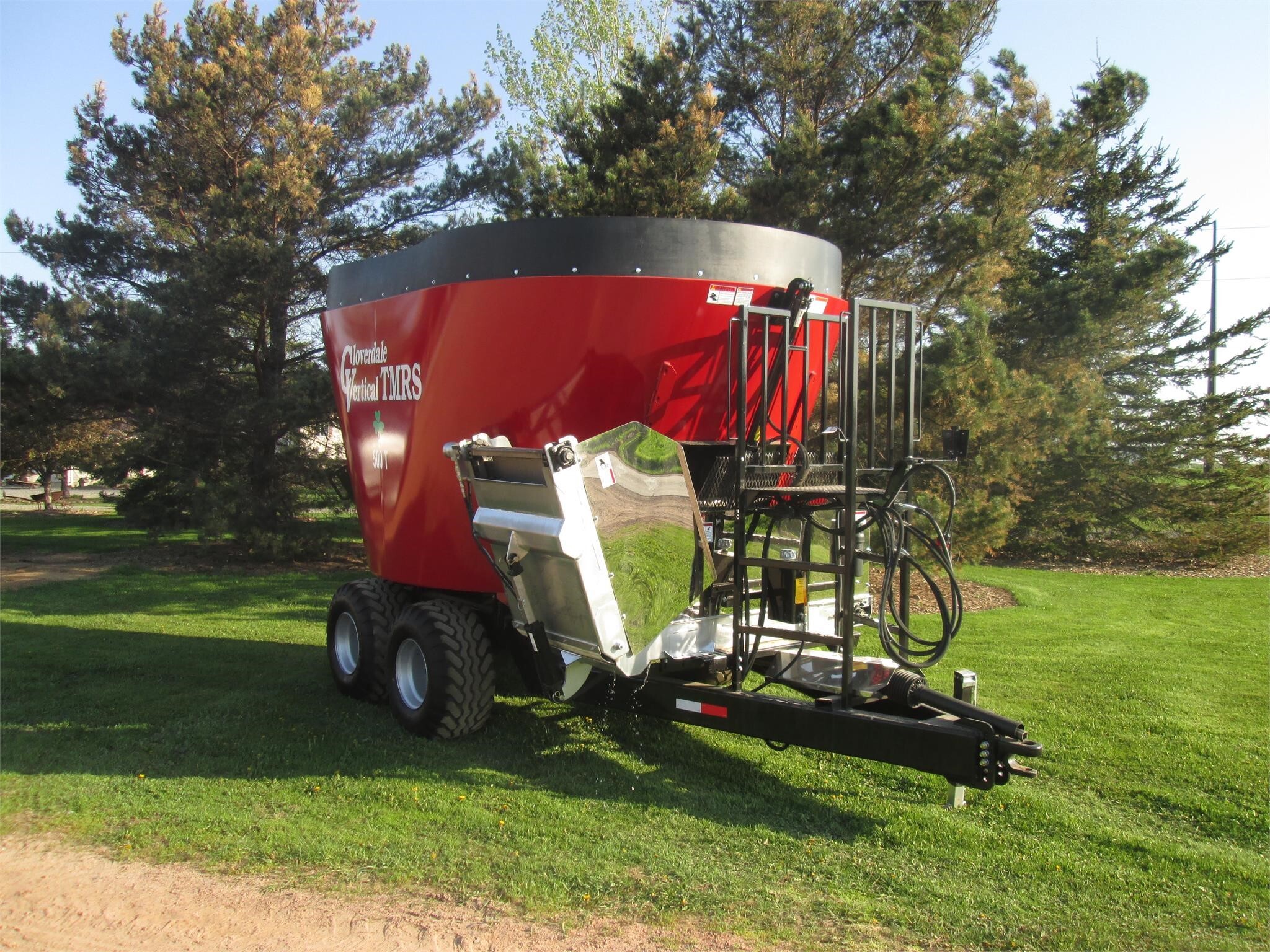 2023 Cloverdale 500T Grinders and Mixer