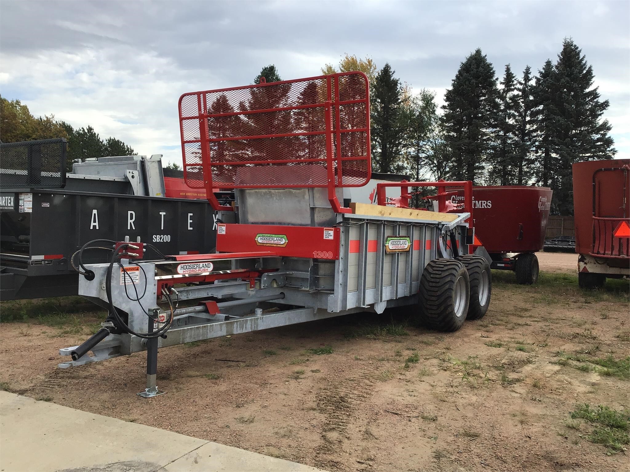2023 HOOSIERLAND 1300 Manure Spreader