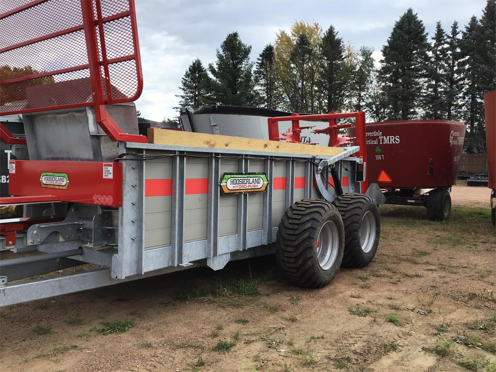 2023 HOOSIERLAND 1300 Manure Spreader