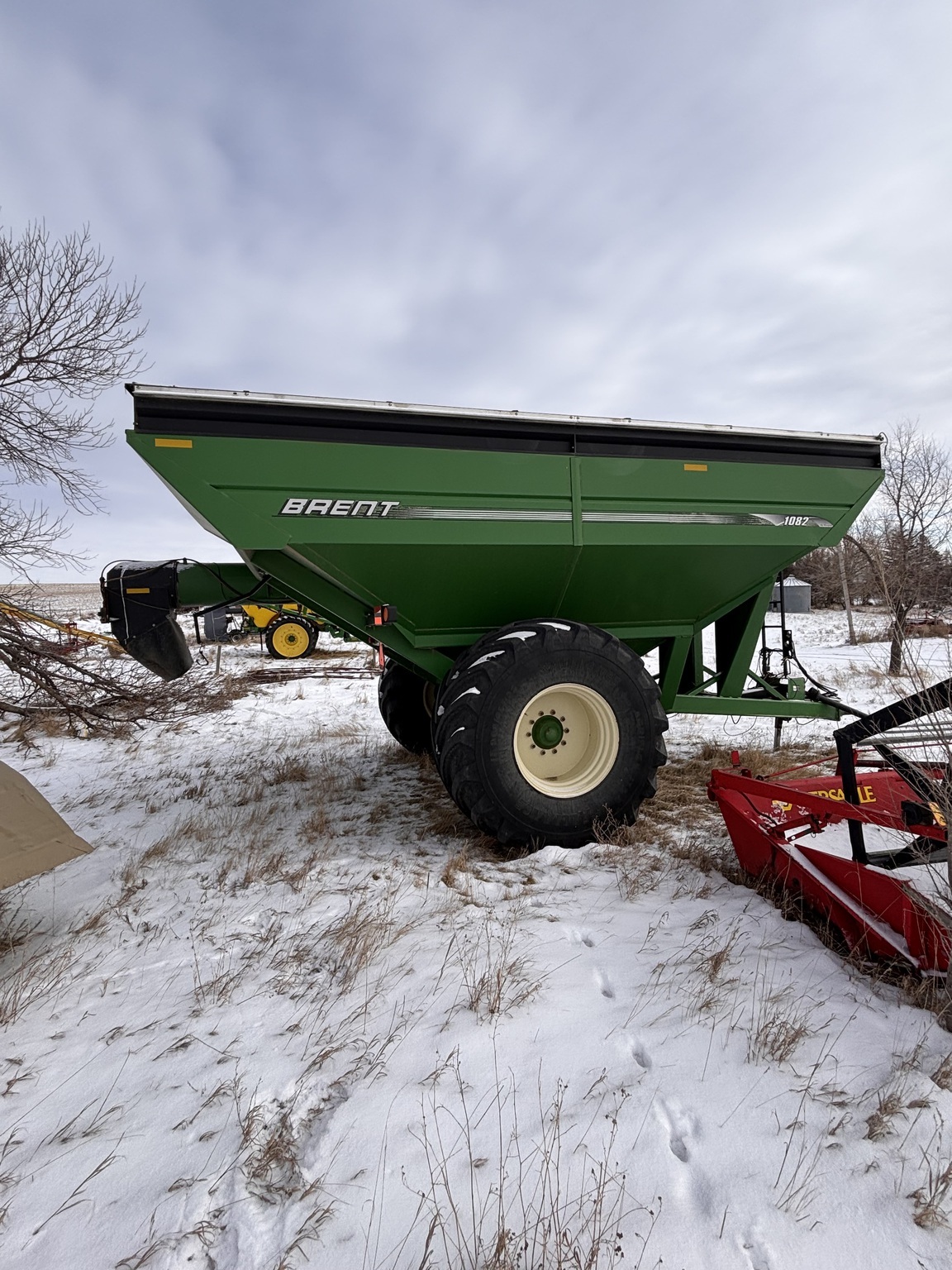 2012 Brent 1082 Grain Cart