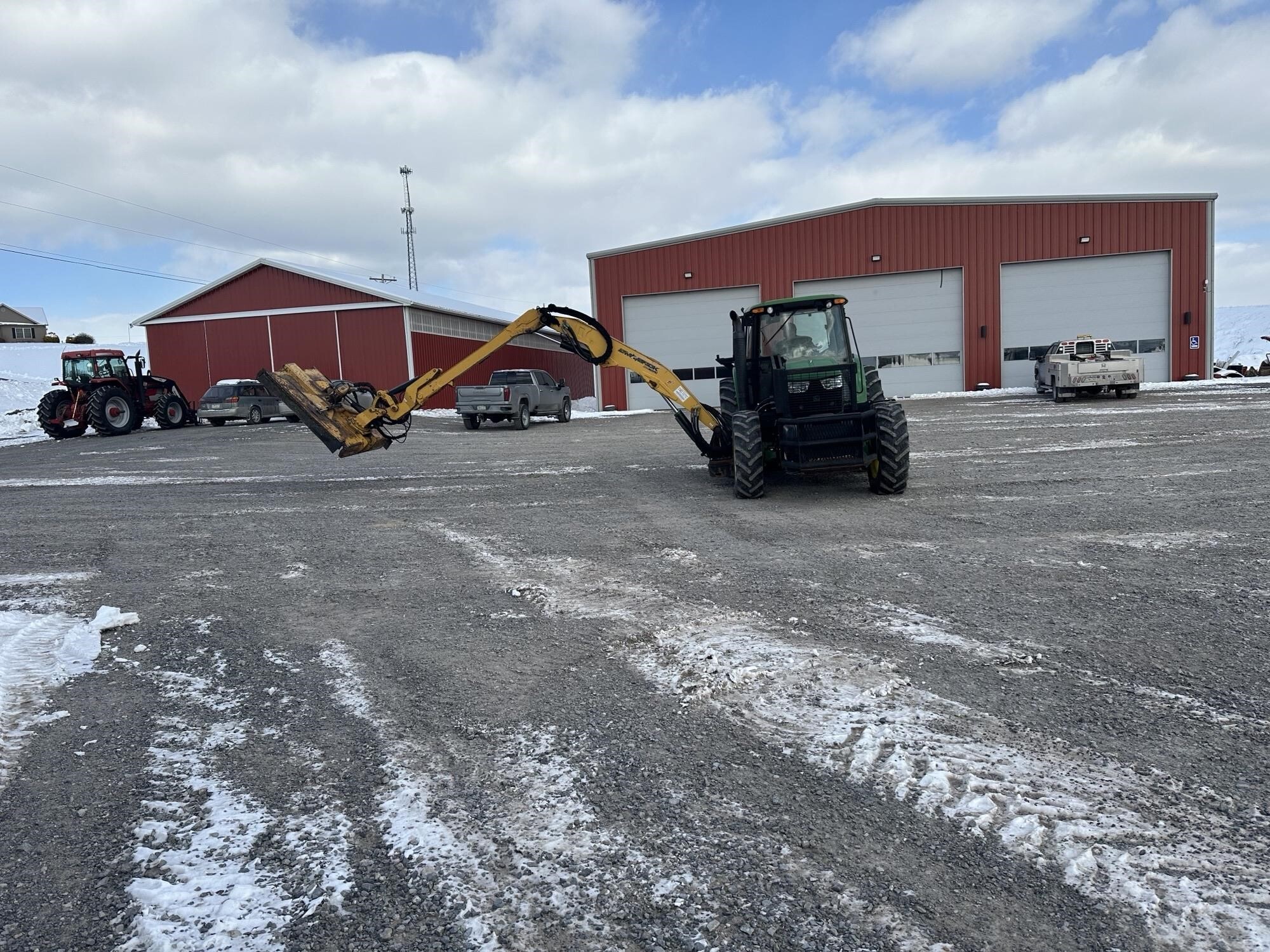 2015 John Deere 6125M Tractor