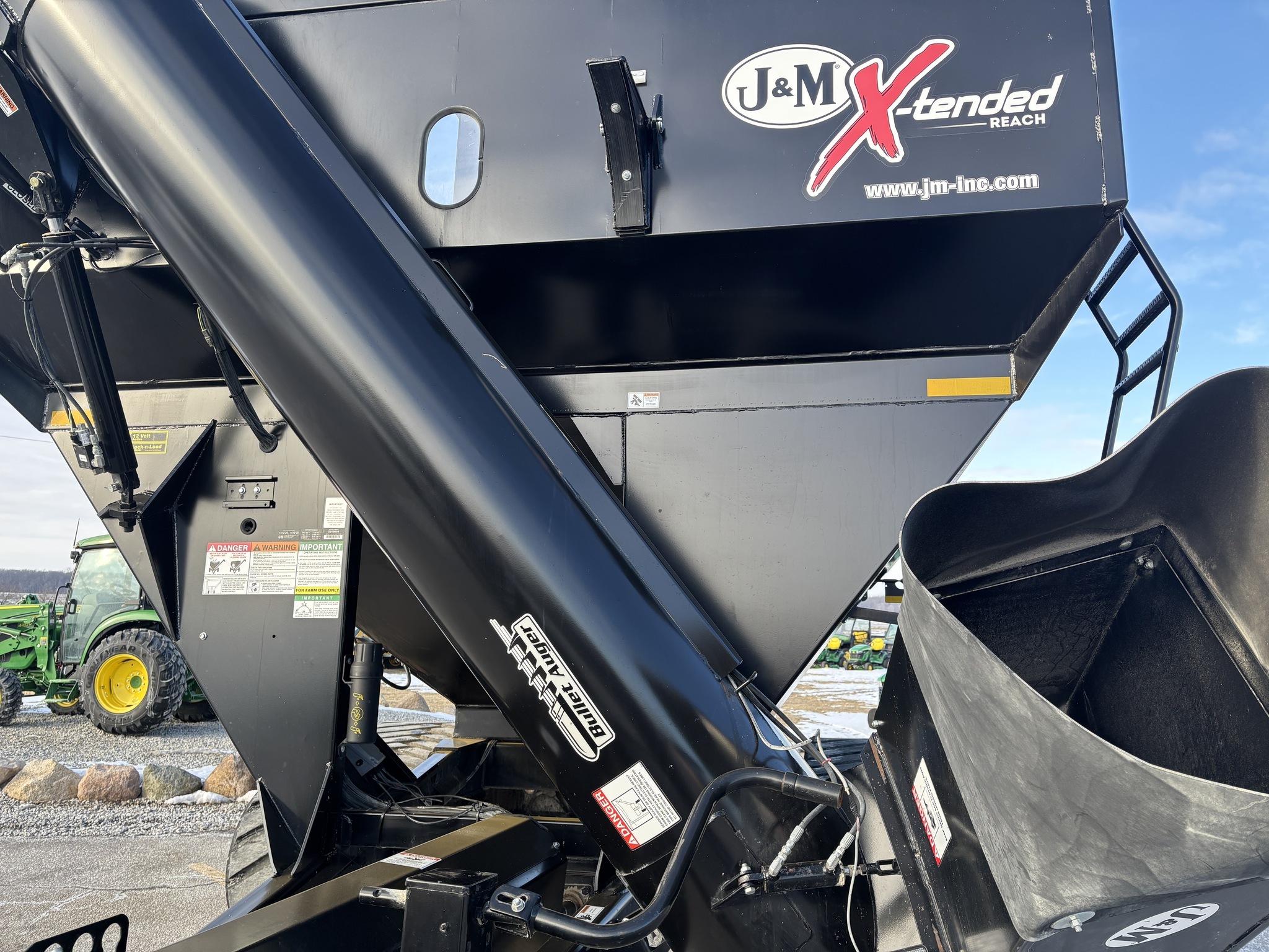 2021 J&M 1312-20 Grain Cart