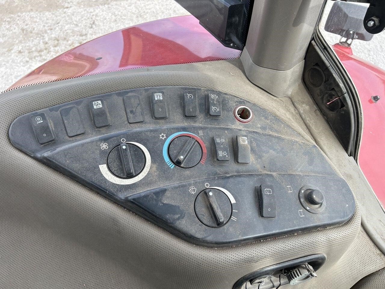 2010 Case IH Magnum 275 Tractor