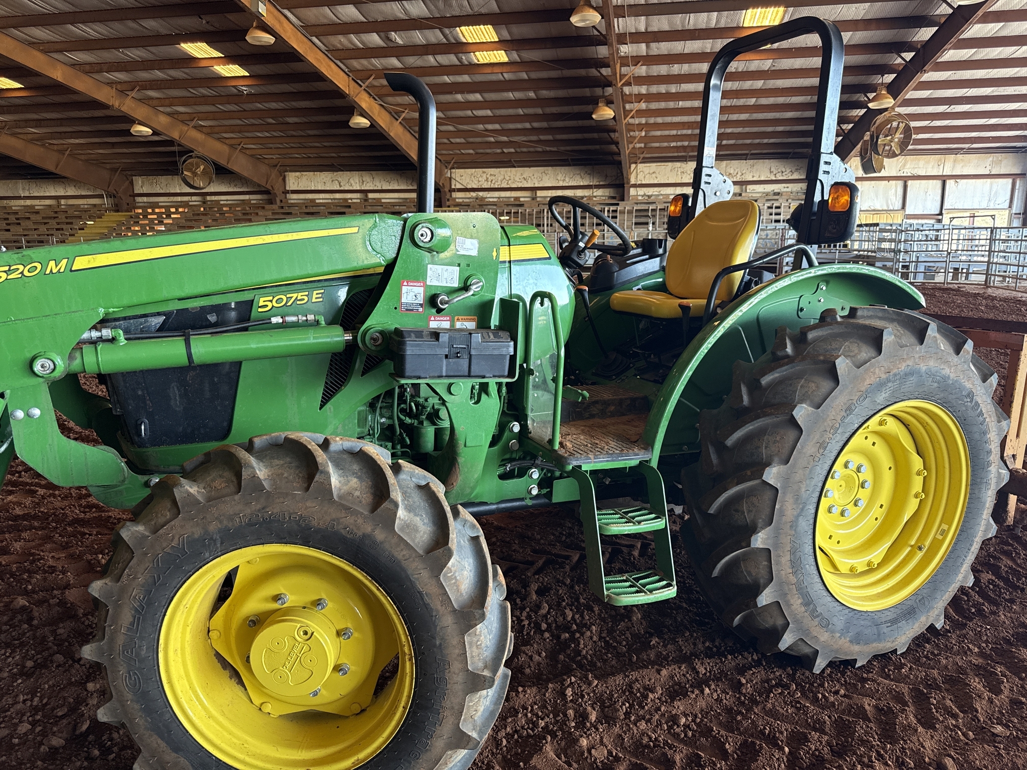 2025 John Deere 5075E Tractor