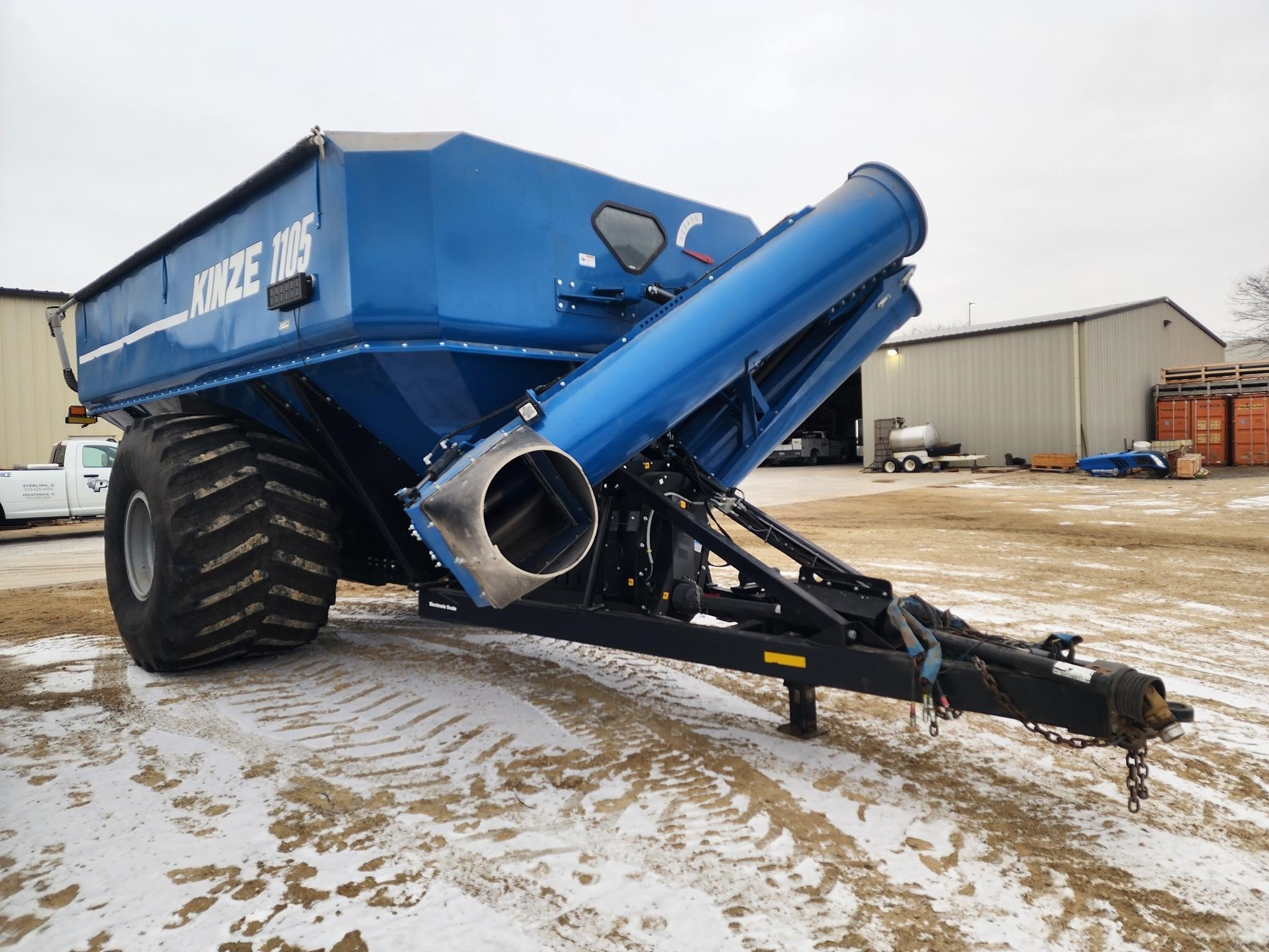 2021 Kinze 1105 Grain Cart