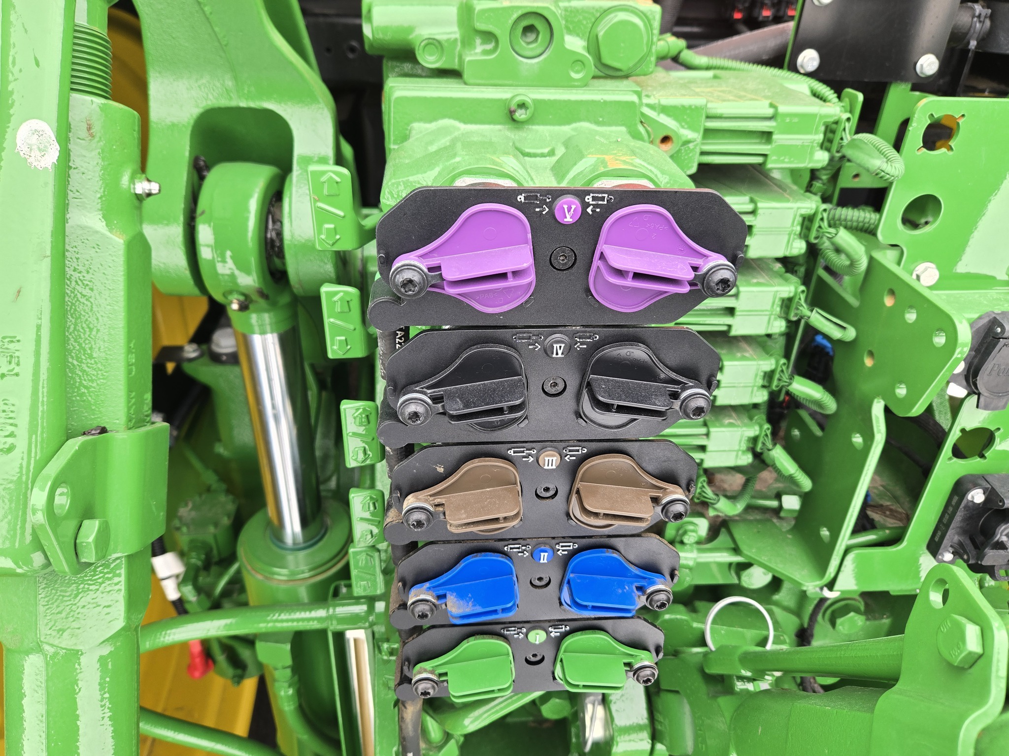 2025 John Deere 7R 230 Tractor