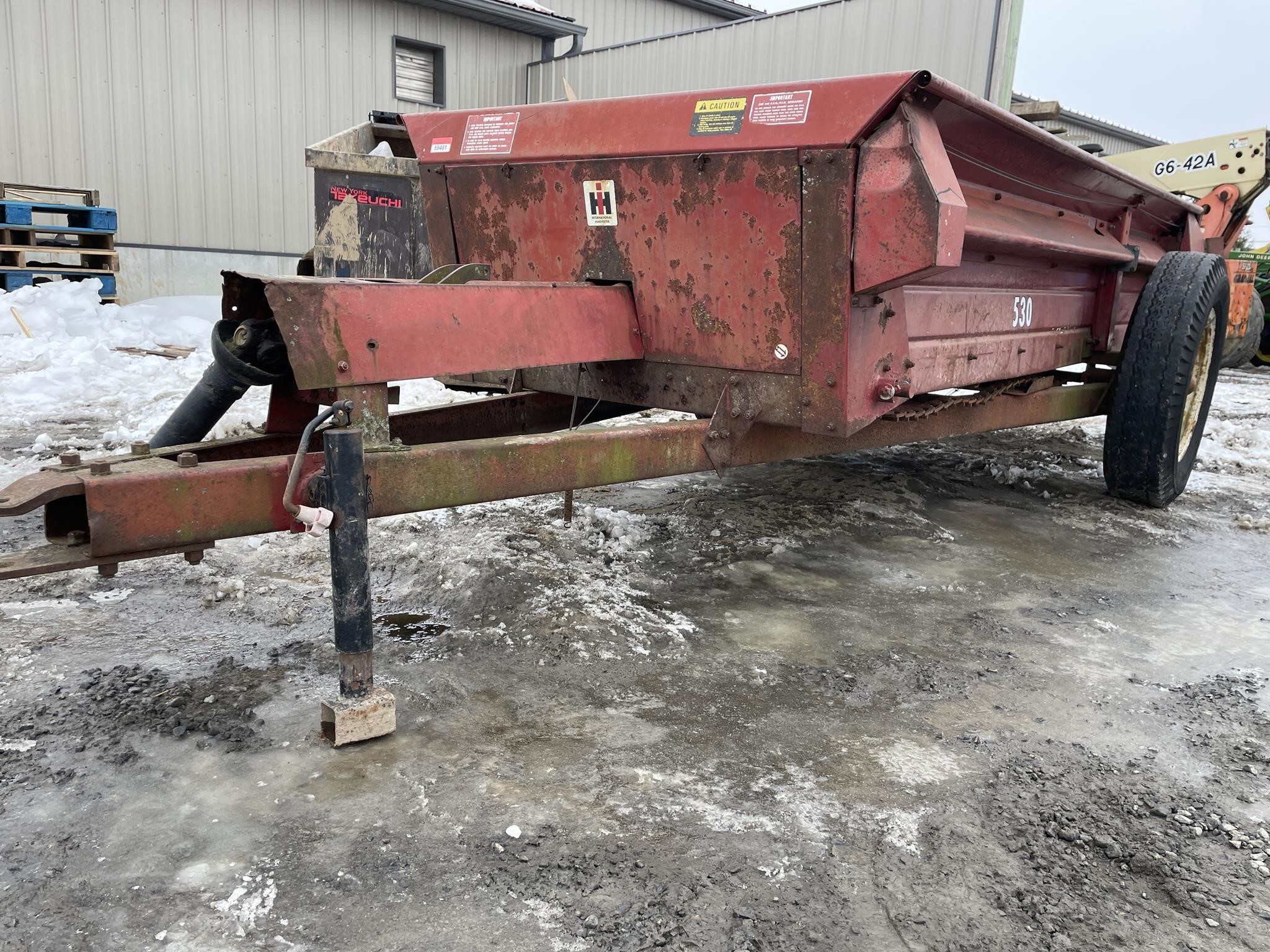  International 530 Manure Spreader