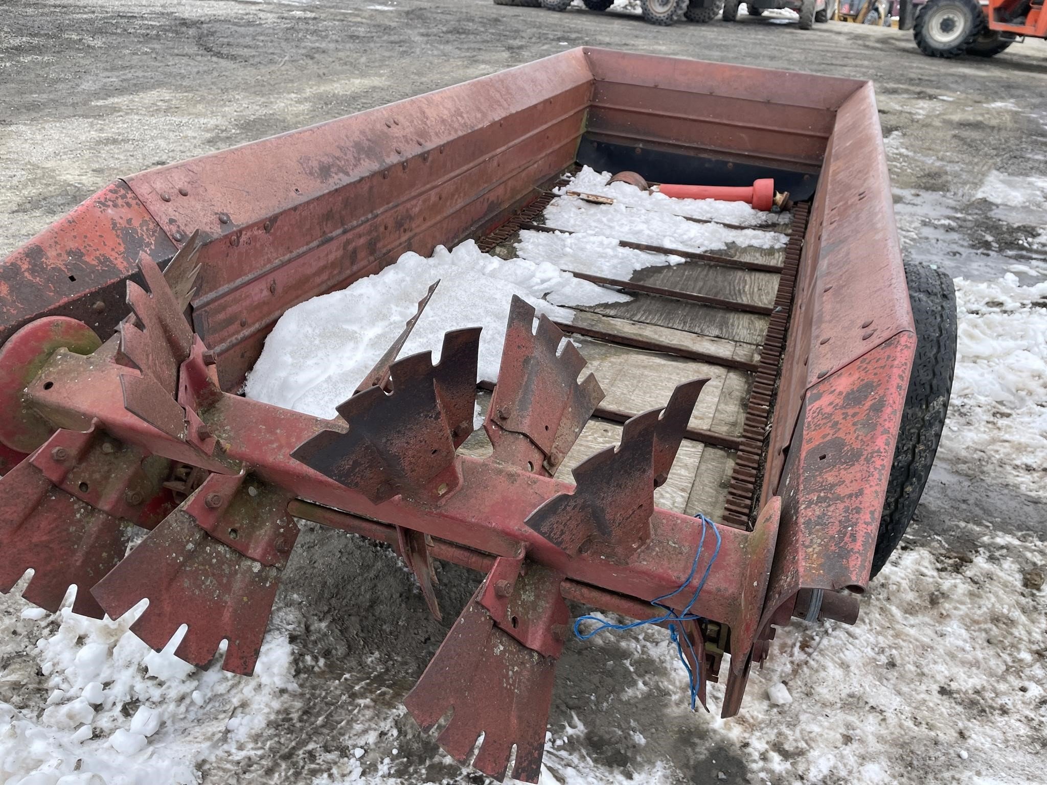  International 530 Manure Spreader