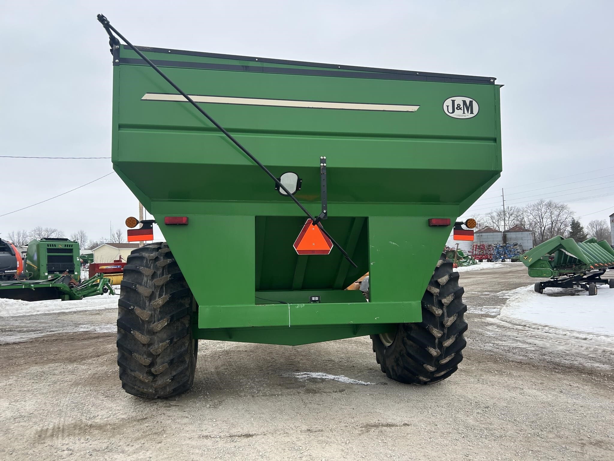 2010 J&M 750-18 Grain Cart