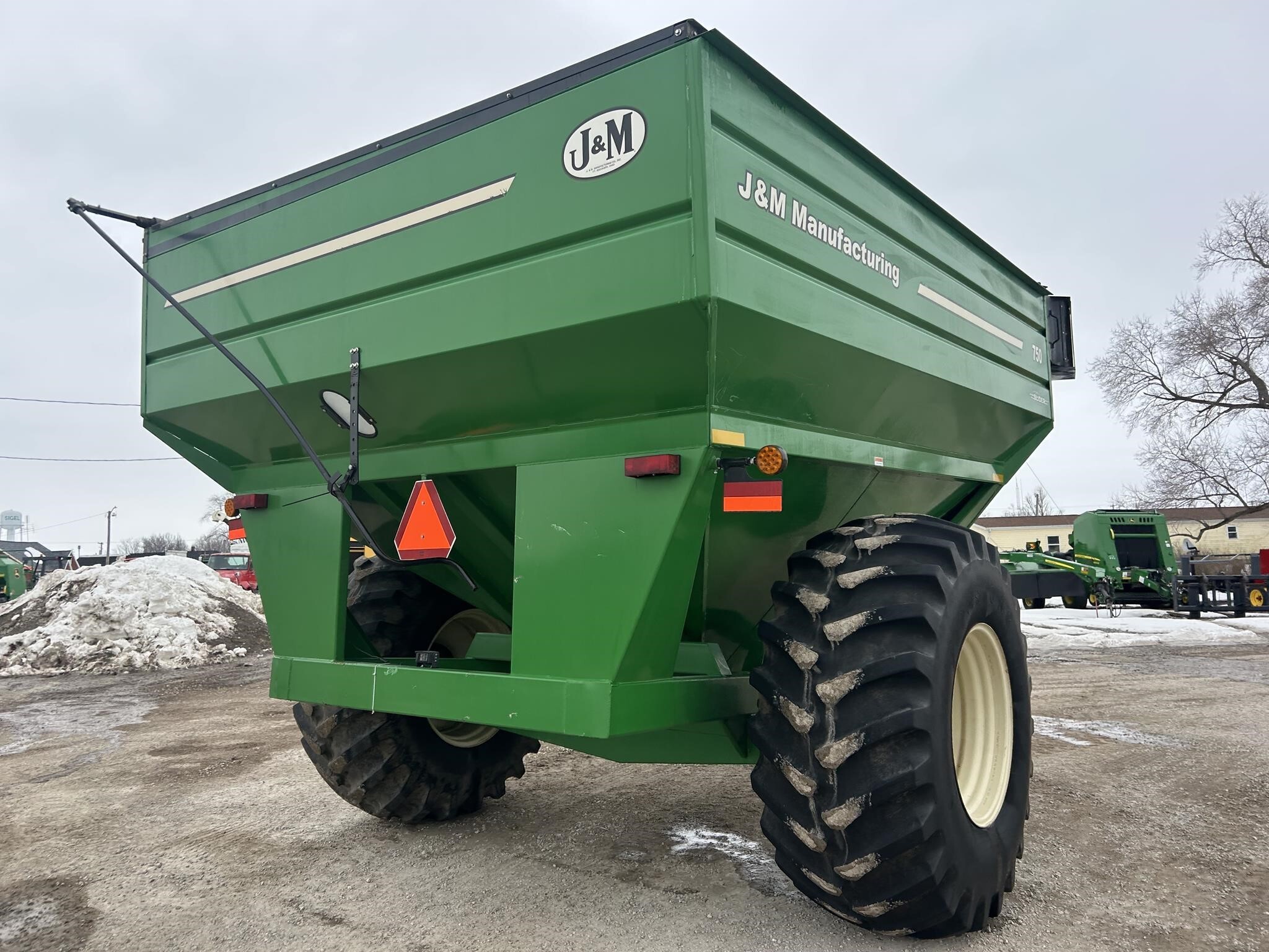 2010 J&M 750-18 Grain Cart