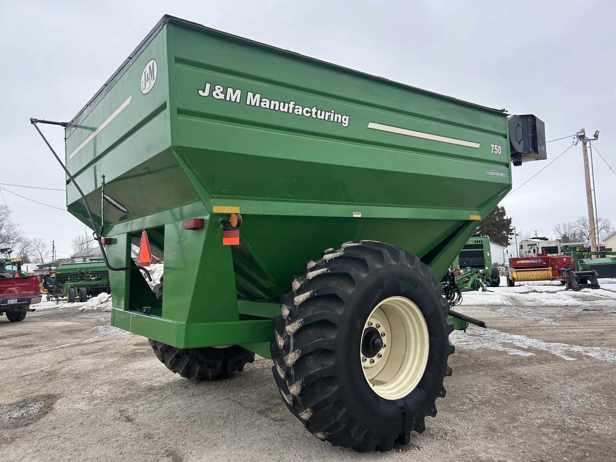 2010 J&M 750-18 Grain Cart