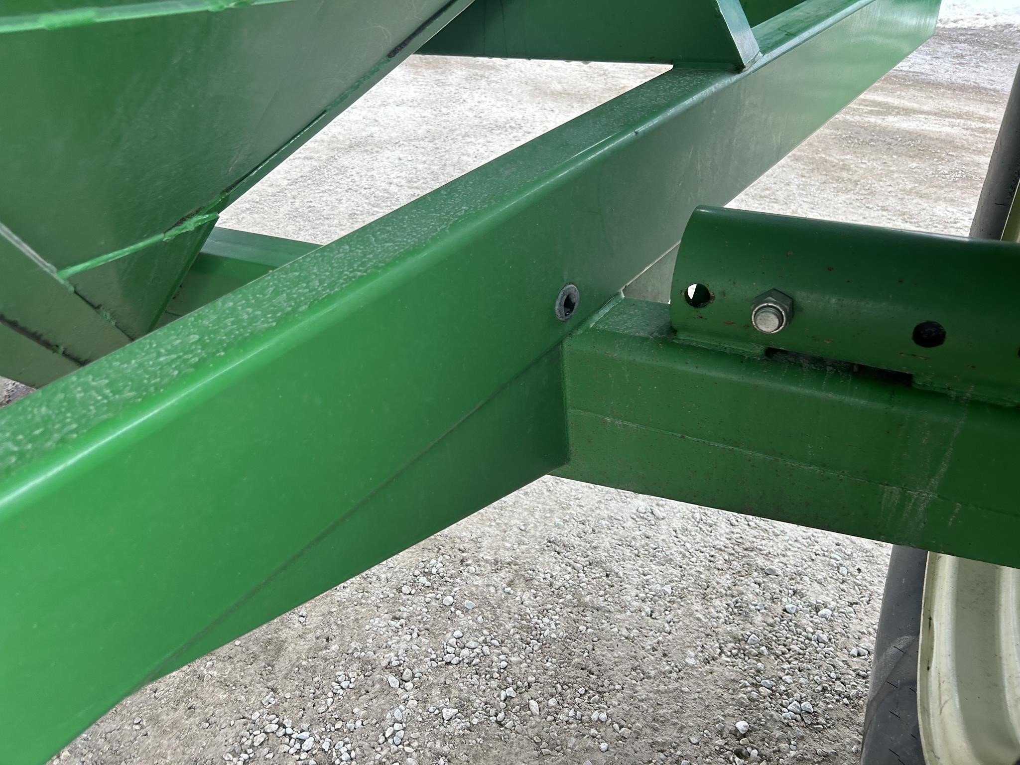 2010 J&M 750-18 Grain Cart