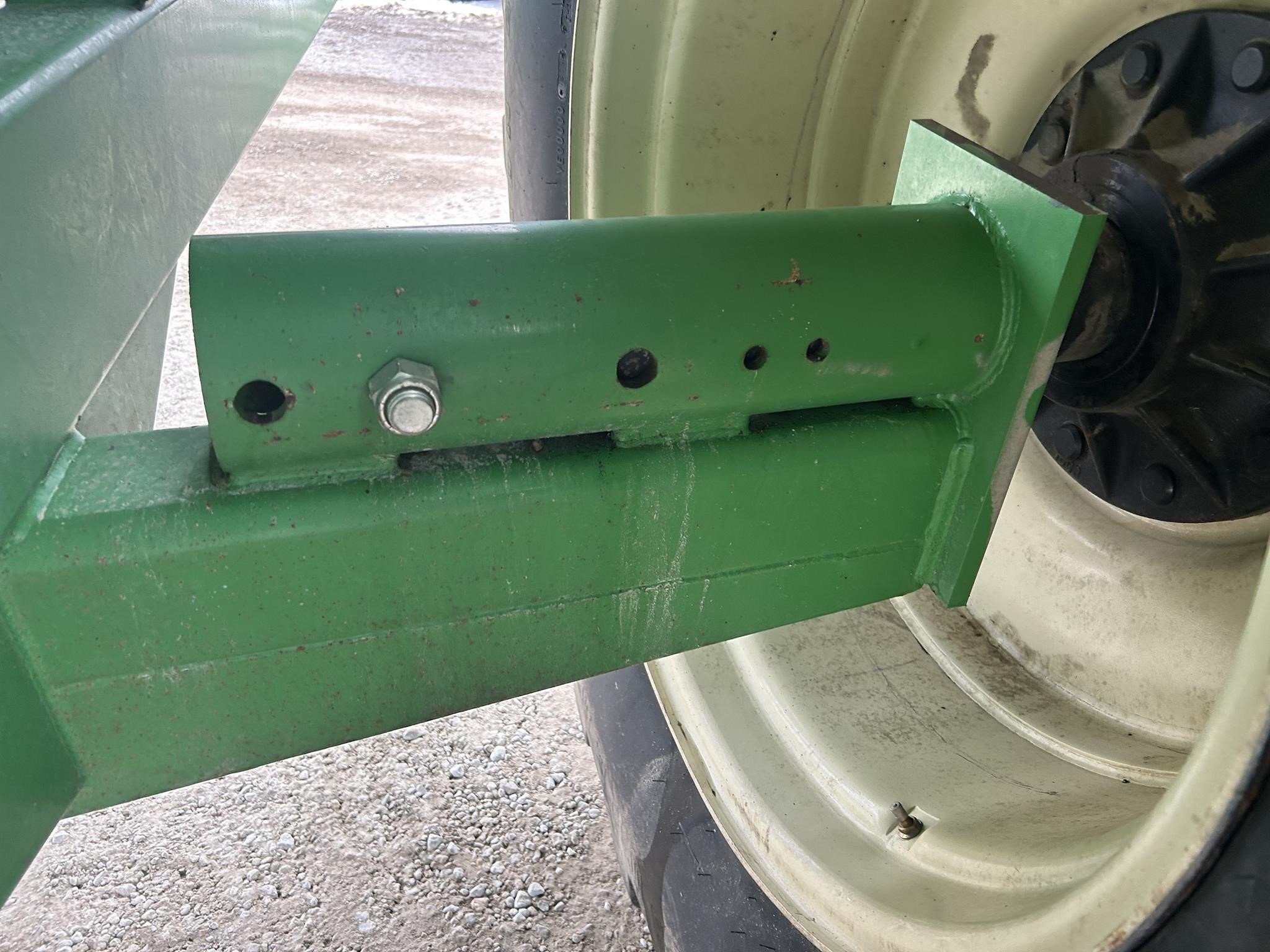 2010 J&M 750-18 Grain Cart