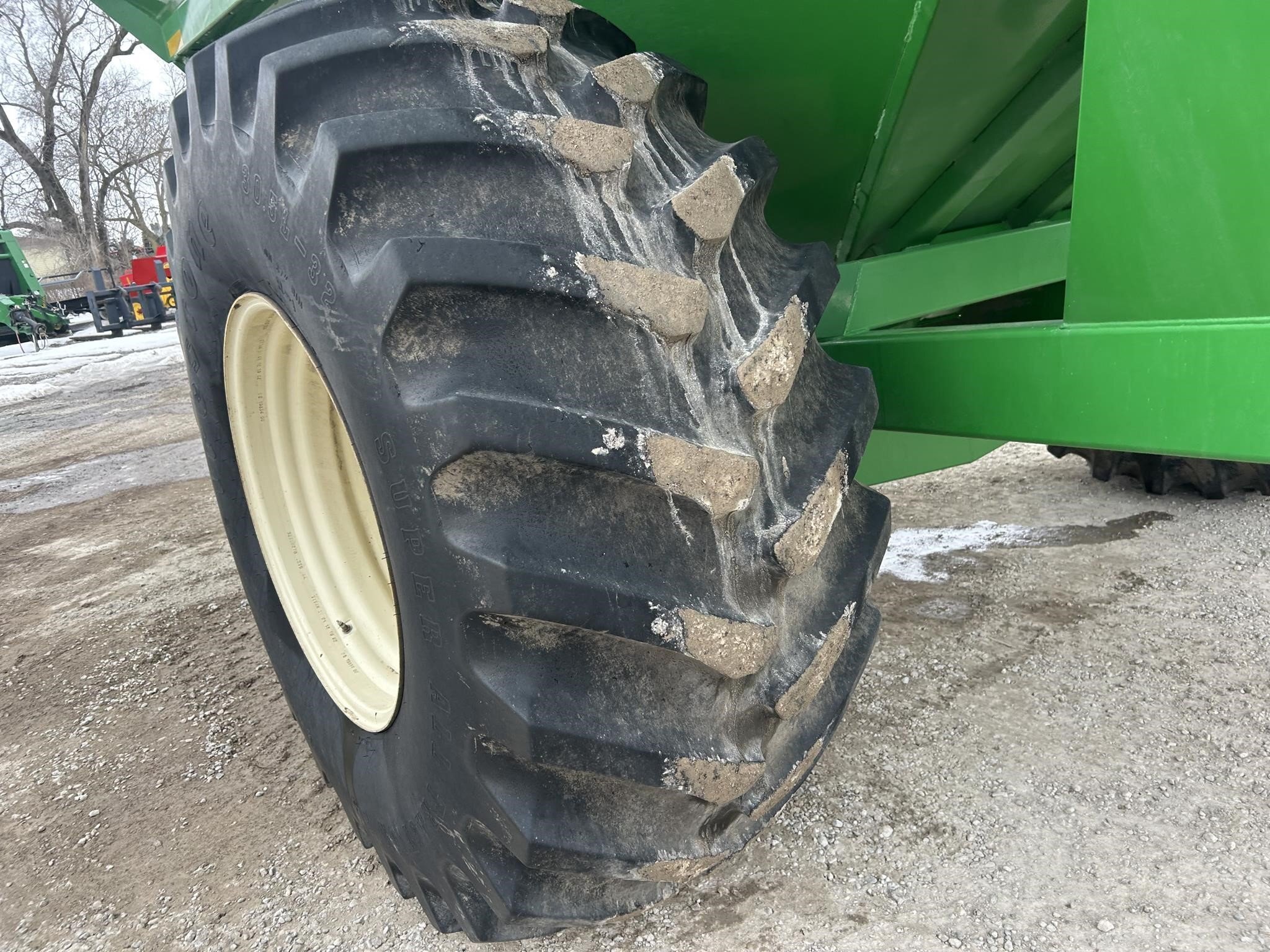2010 J&M 750-18 Grain Cart