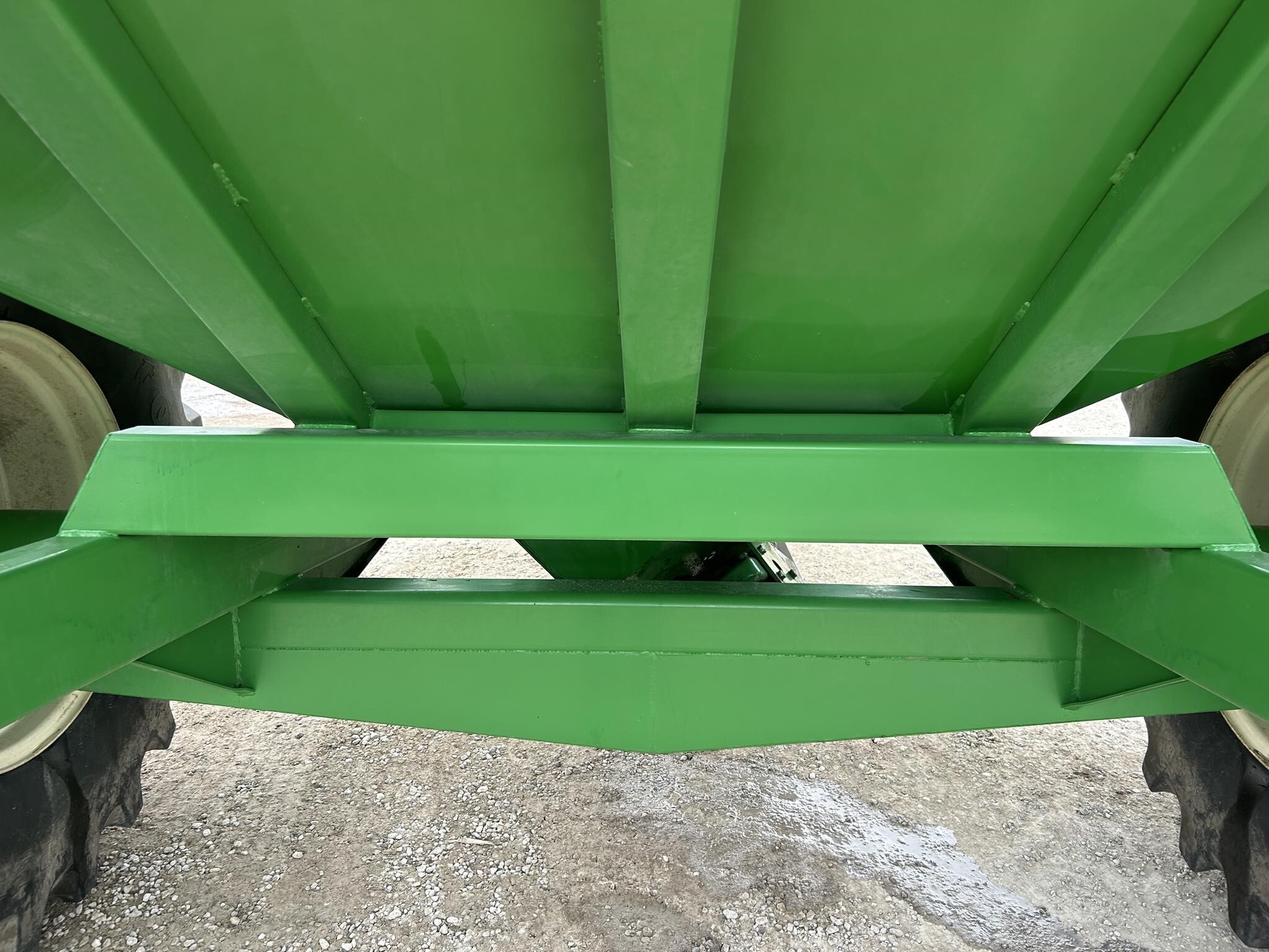 2010 J&M 750-18 Grain Cart