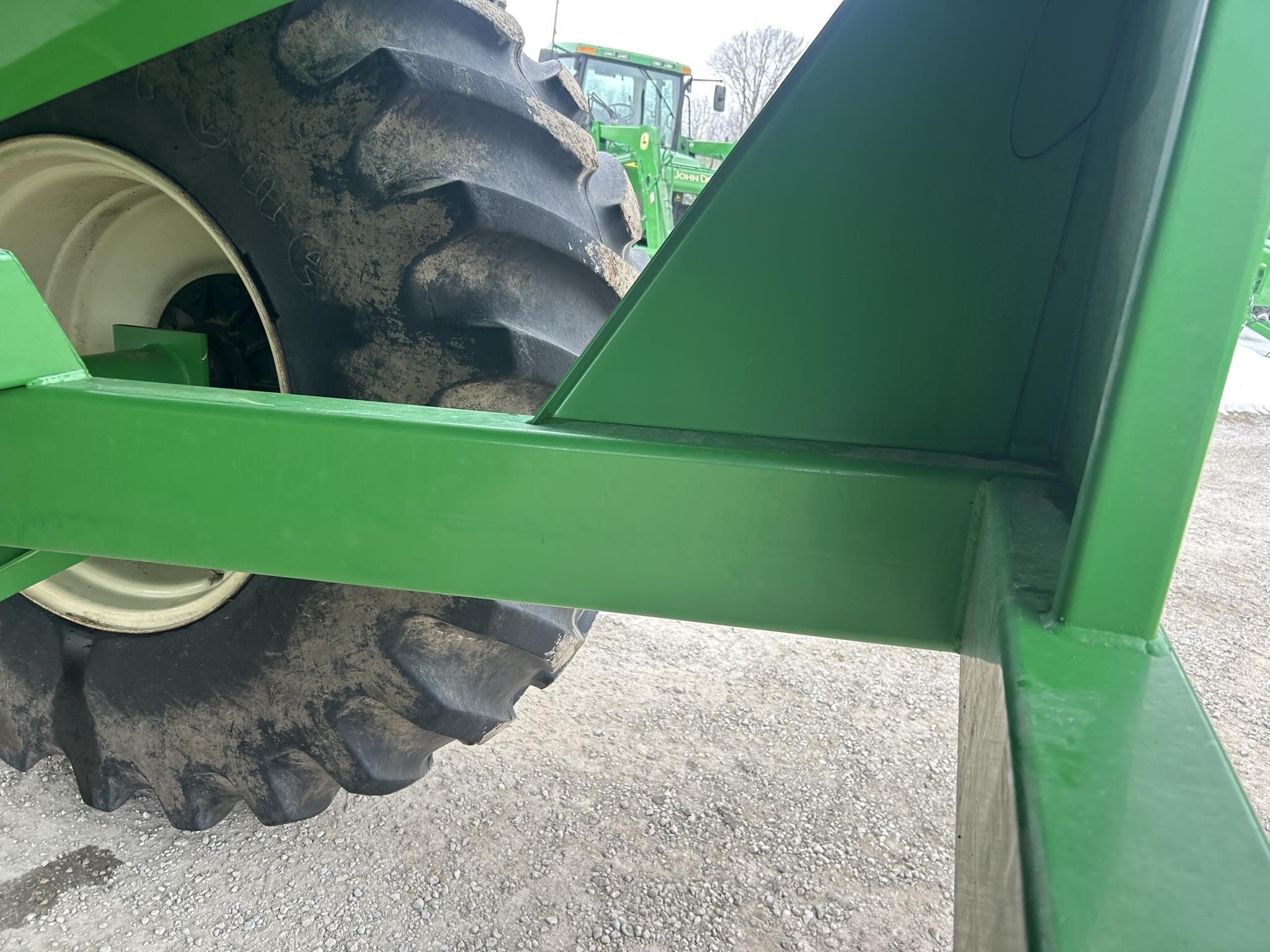 2010 J&M 750-18 Grain Cart