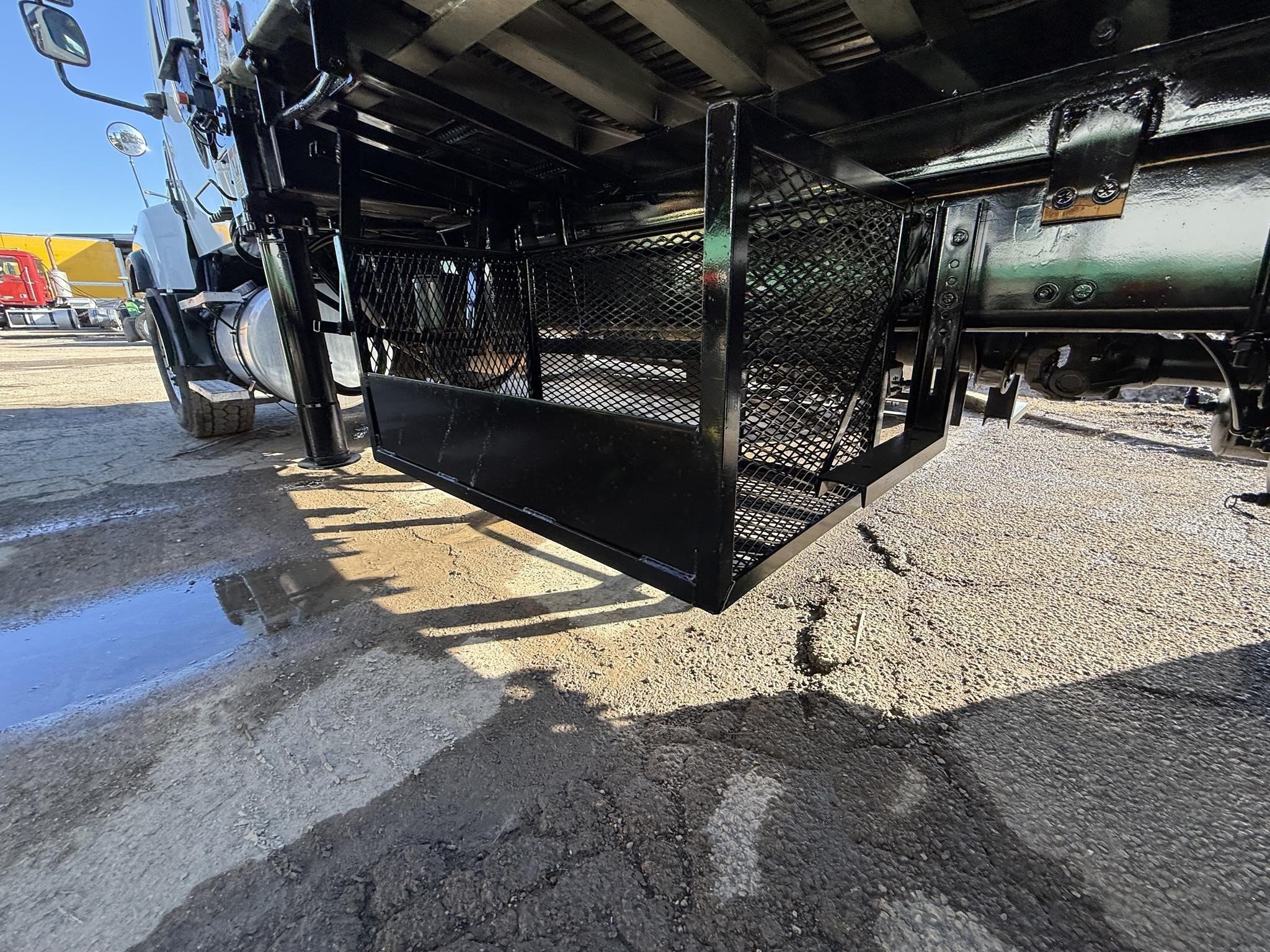 2018 IMT 28562 Crane