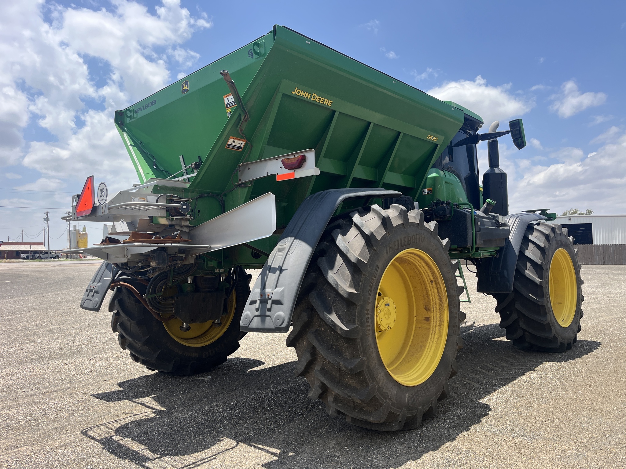2024 John Deere 600R Loader and Skid Steer Attachment
