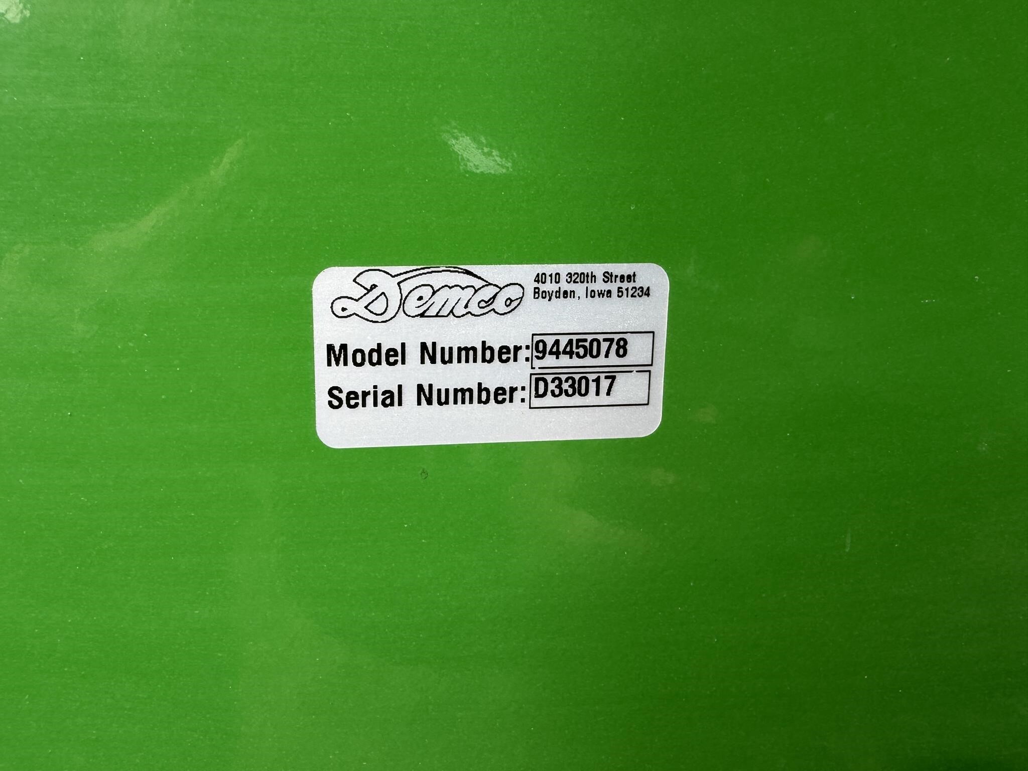 2013 Demco 1150 Grain Cart