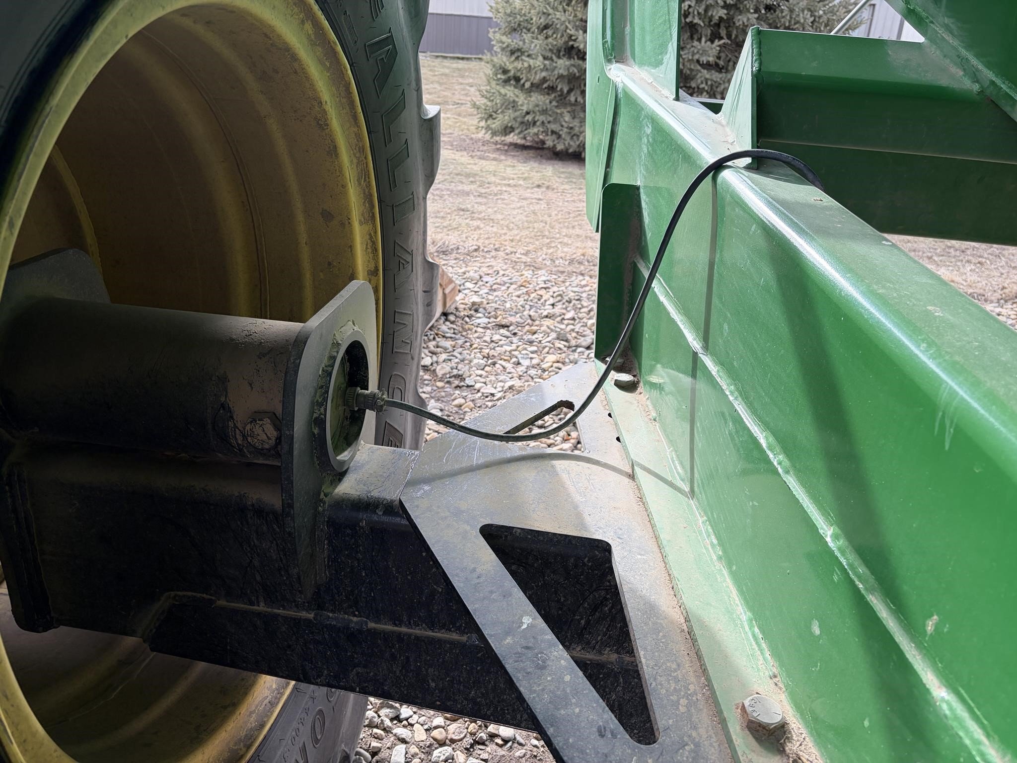 2013 Demco 1150 Grain Cart
