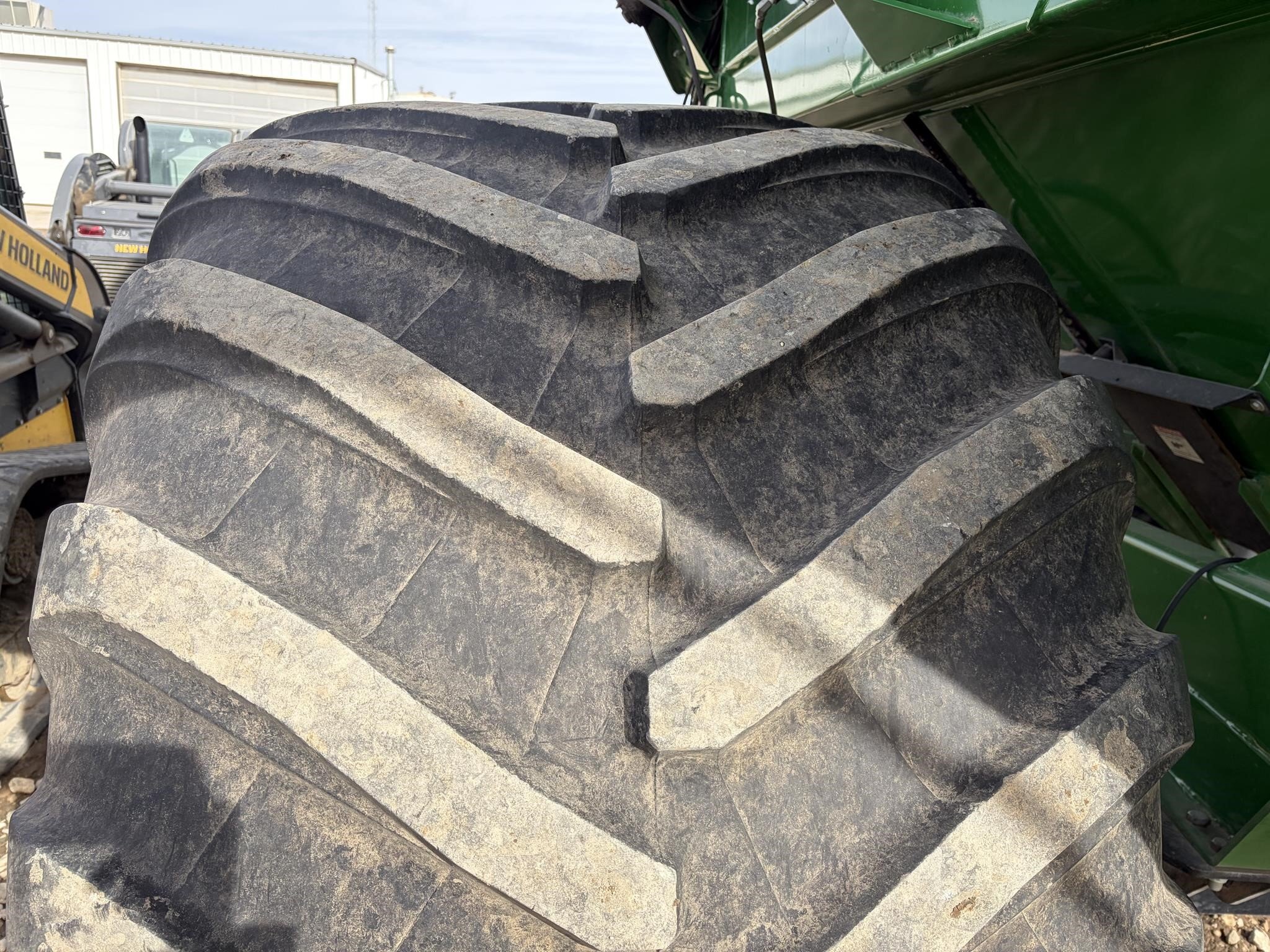 2013 Demco 1150 Grain Cart
