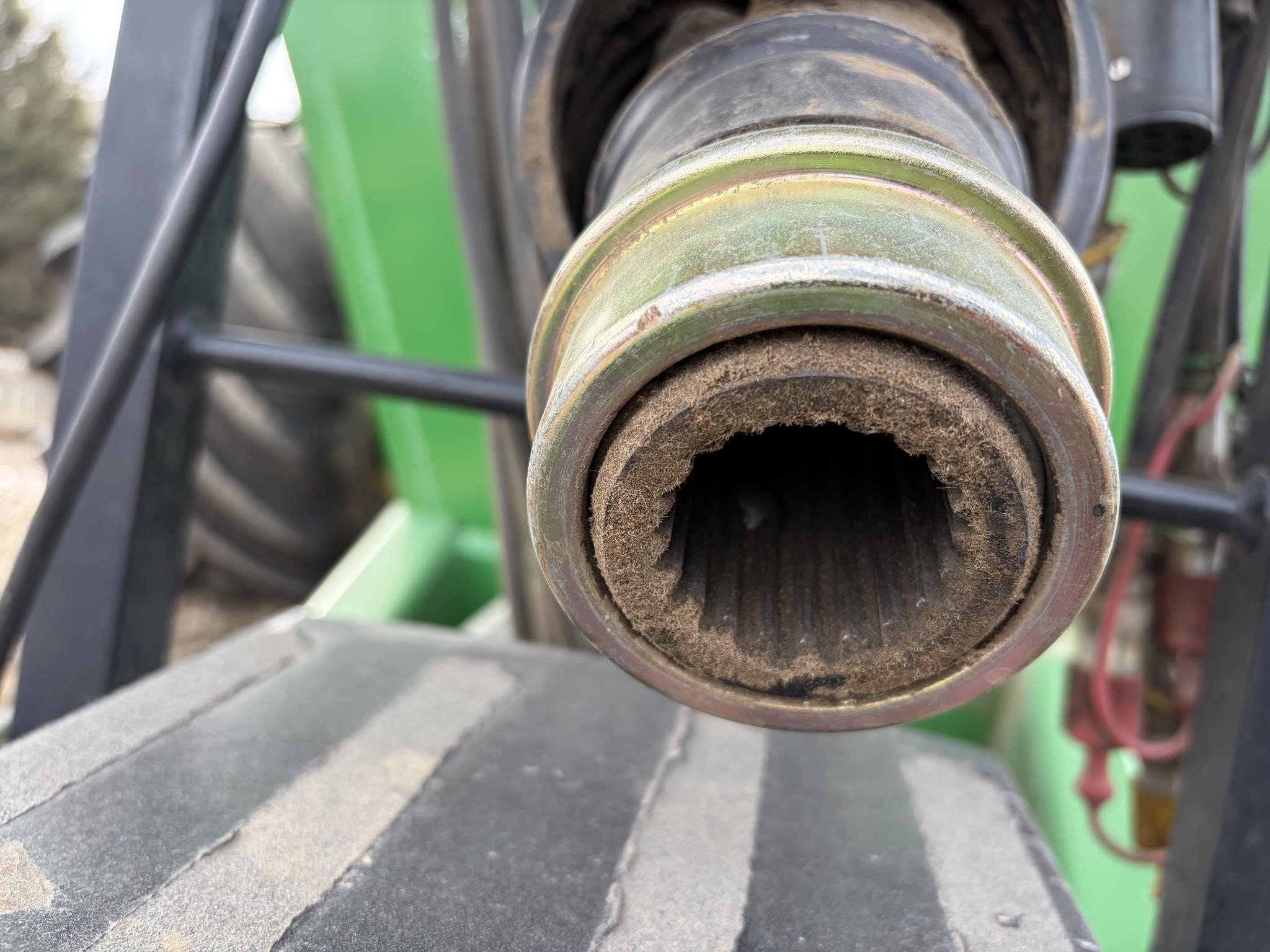 2013 Demco 1150 Grain Cart