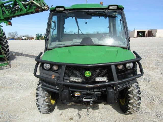  John Deere GATOR XUV 835R ATVs and Utility Vehicle