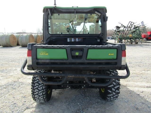  John Deere GATOR XUV 835R ATVs and Utility Vehicle