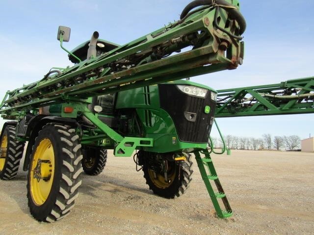 2015 John Deere R4038 Self-Propelled Sprayer