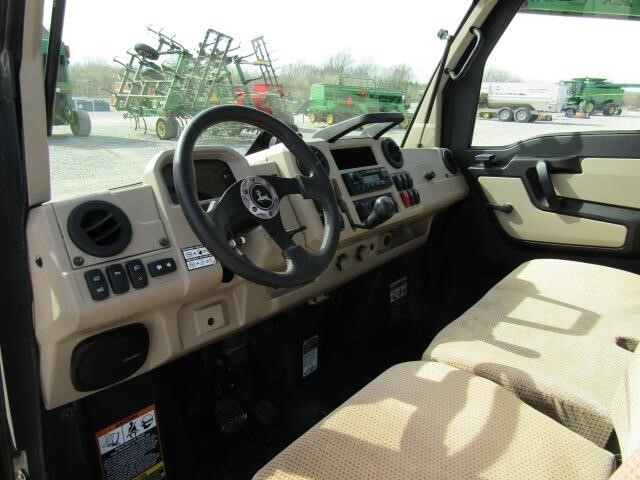  John Deere GATOR XUV 835R ATVs and Utility Vehicle