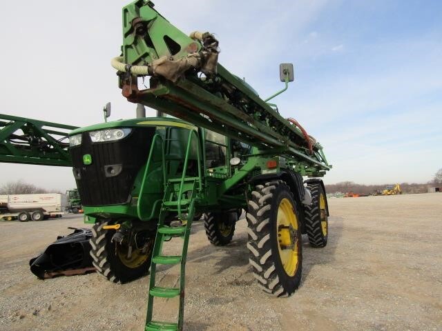 2015 John Deere R4038 Self-Propelled Sprayer