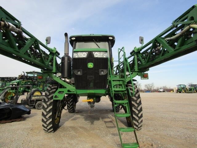 2015 John Deere R4038 Self-Propelled Sprayer