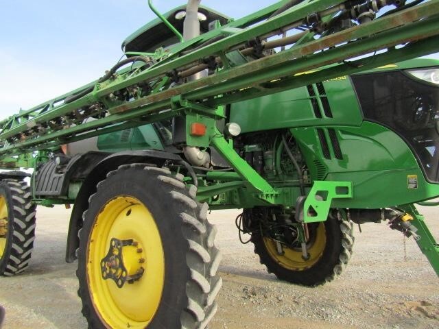 2015 John Deere R4038 Self-Propelled Sprayer