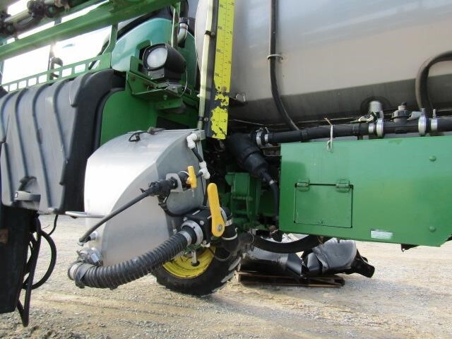 2015 John Deere R4038 Self-Propelled Sprayer