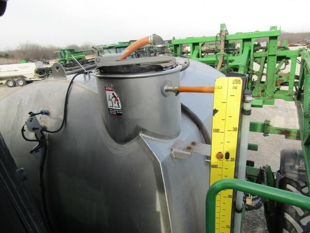 2015 John Deere R4038 Self-Propelled Sprayer