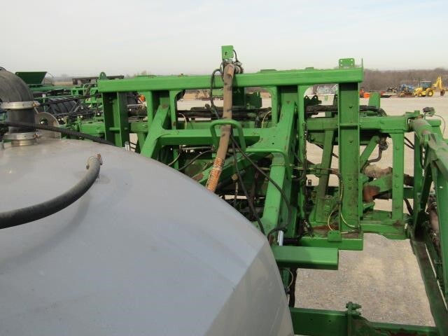 2015 John Deere R4038 Self-Propelled Sprayer