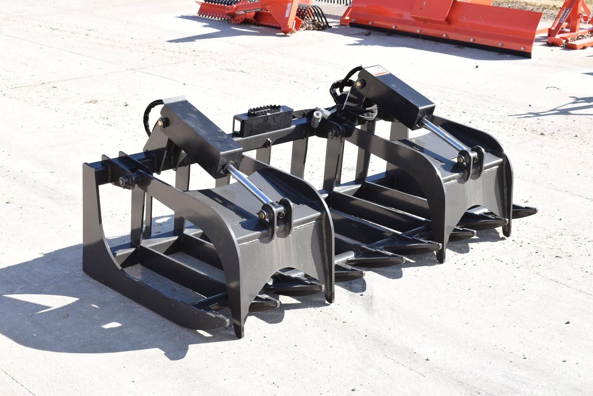 2026 CID 72" GRAPPLE BUCKET Loader and Skid Steer Attachment