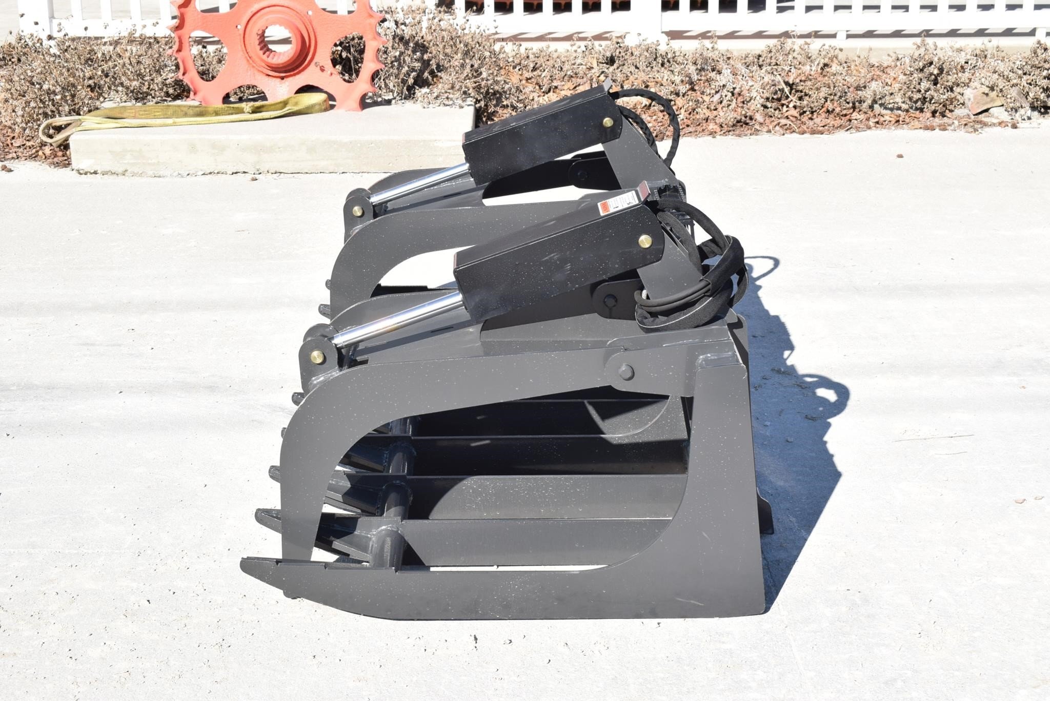 2026 CID 72" GRAPPLE BUCKET Loader and Skid Steer Attachment