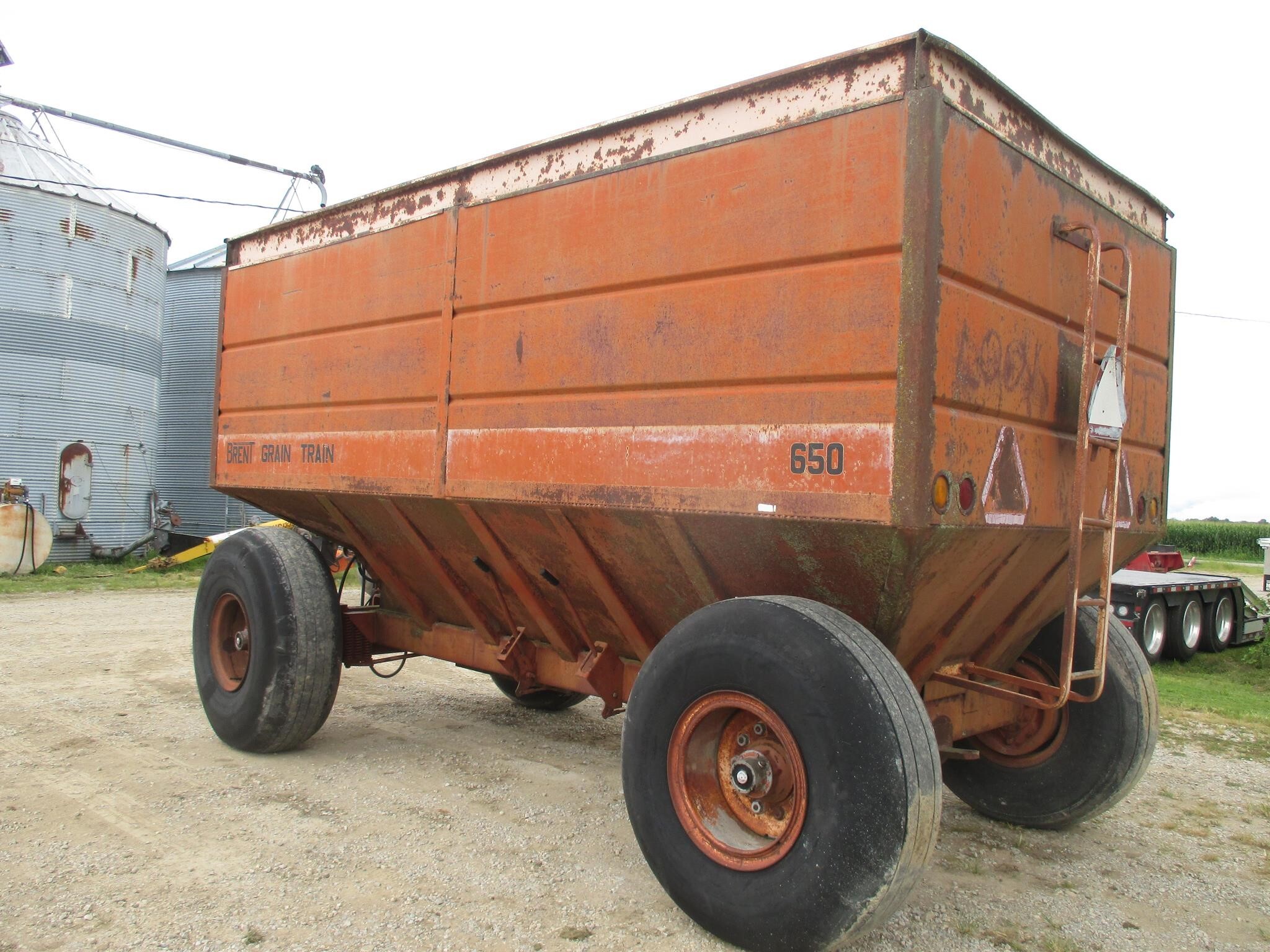  Brent 650 Gravity Wagon